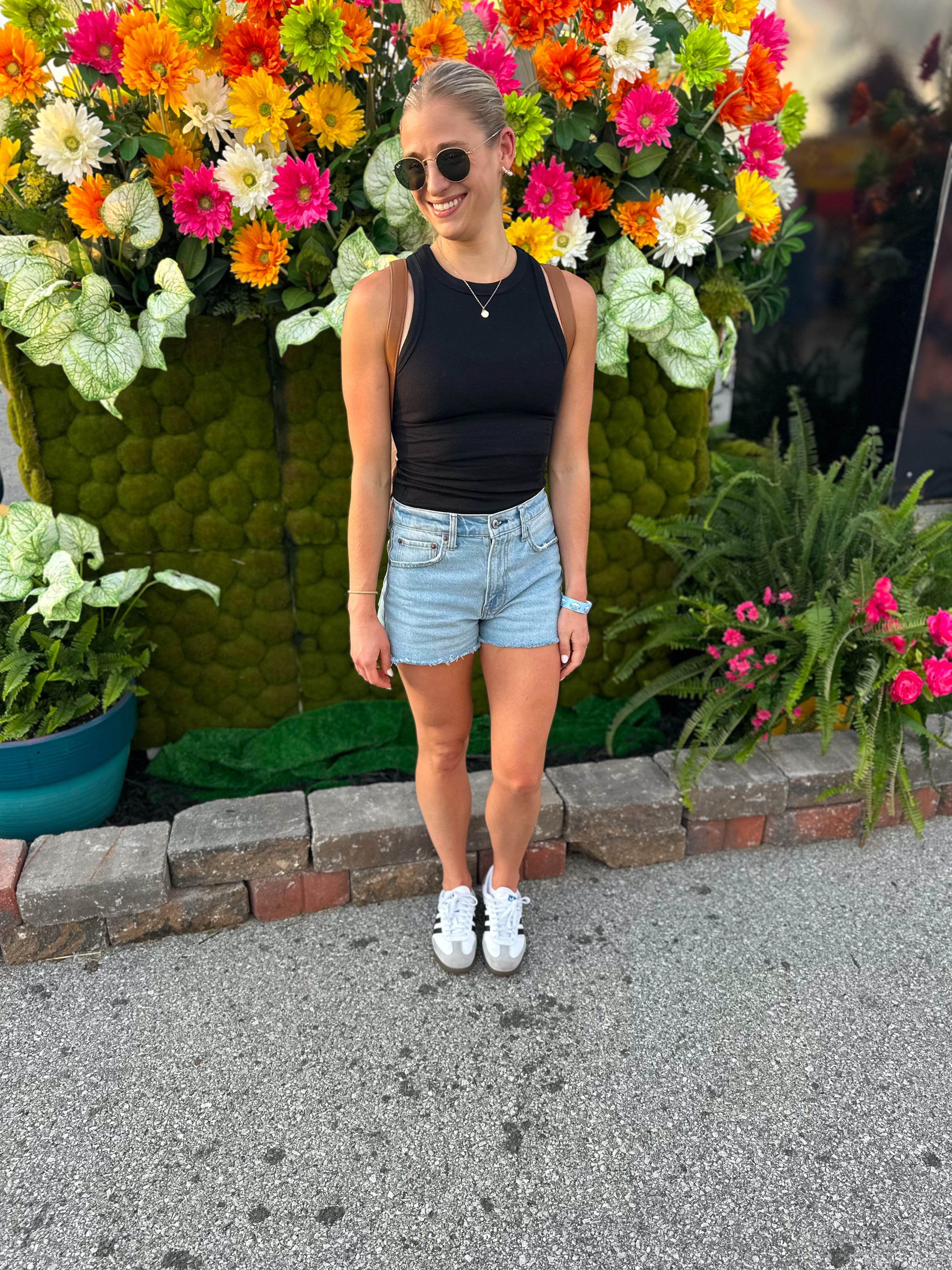 Top xs TTS. Shorts 25 TTS. Shoes 6. Size down 1/2. 

casual summer outfit. Jean shorts. Abercrombie jean shorts. Abercrombie jeans. Adidas sambas.  

 