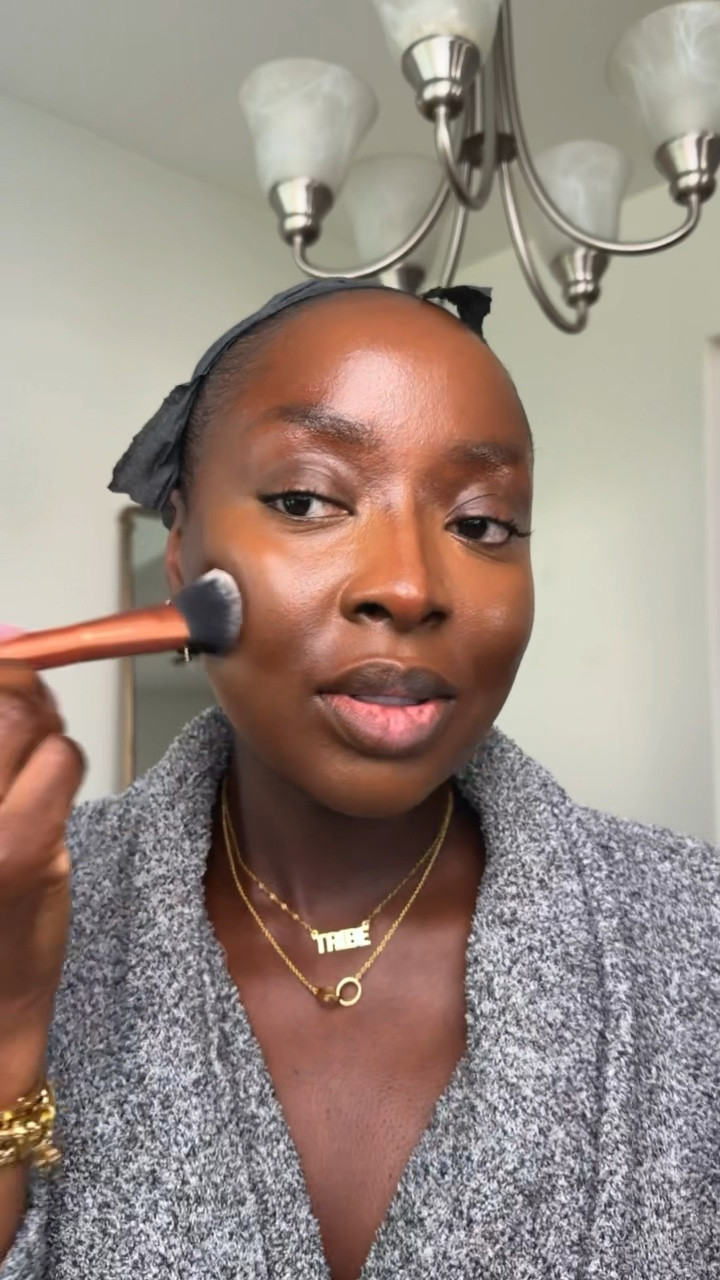 I just discovered this TOO FACED sculpting bronzer and I love it!