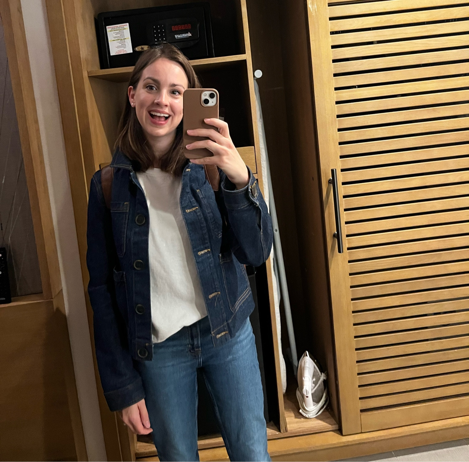 This Jean jacket is perfect because it doesn’t have pockets up high. The kick flare jeans are my favorite jeans and this white sweatshirt is lightweight and classic 🫶🏼