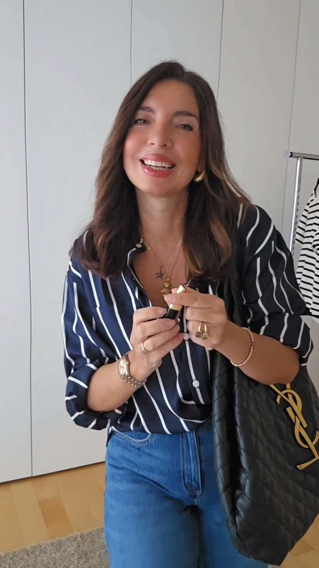 🇮🇹 New entry moda autunno inverno 2025: questi barrel jeans Mango sono un acquisto assolutamente valido, con un ottimo rapporto qualità-prezzo. Li ho abbinati a una camicia a righe in pura seta Lilysilk, già un classico del mio guardaroba per il taglio leggermente oversize e l’allure senza tempo. Perfetto look casual chic da giorno e da ufficio!

🇬🇧 New in for fall winter 2025: these Mango barrel jeans are such a great buy, offering amazing quality at the right price. I styled them with a pure silk striped shirt from Lilysilk, already a timeless staple in my wardrobe thanks to its slightly oversized cut and chic, effortless vibe. The perfect casual chic outfit for everyday wear or the office!

#guardarobacapsula #ootdstyle #fashioninspo #modadonna #chicstyle #streetstyle  

 #LTKeurope #LTKover50style