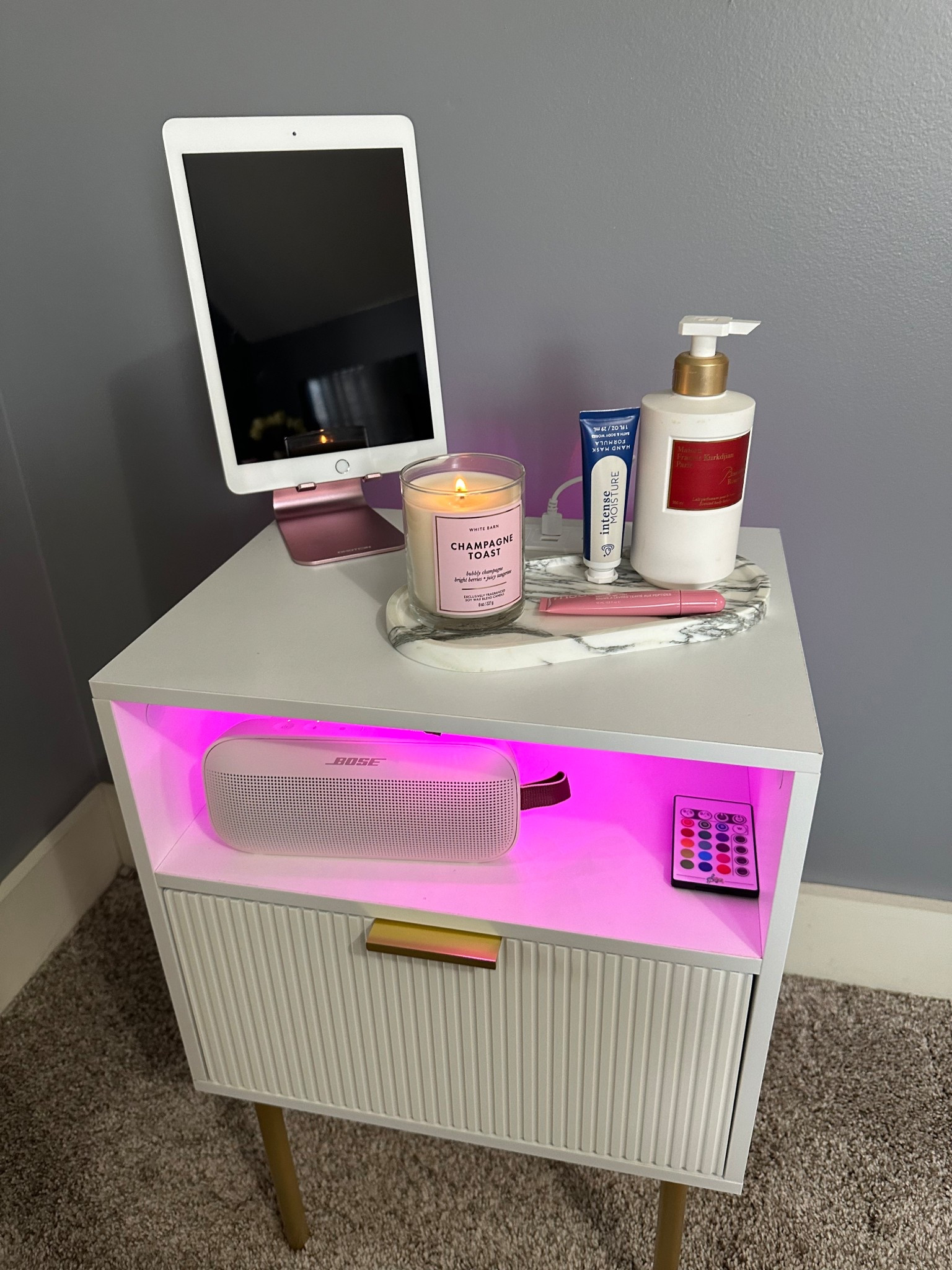 Loving this nightstand table from Amazon 



#LTKHome #LTKFindsUnder100 #LTKU