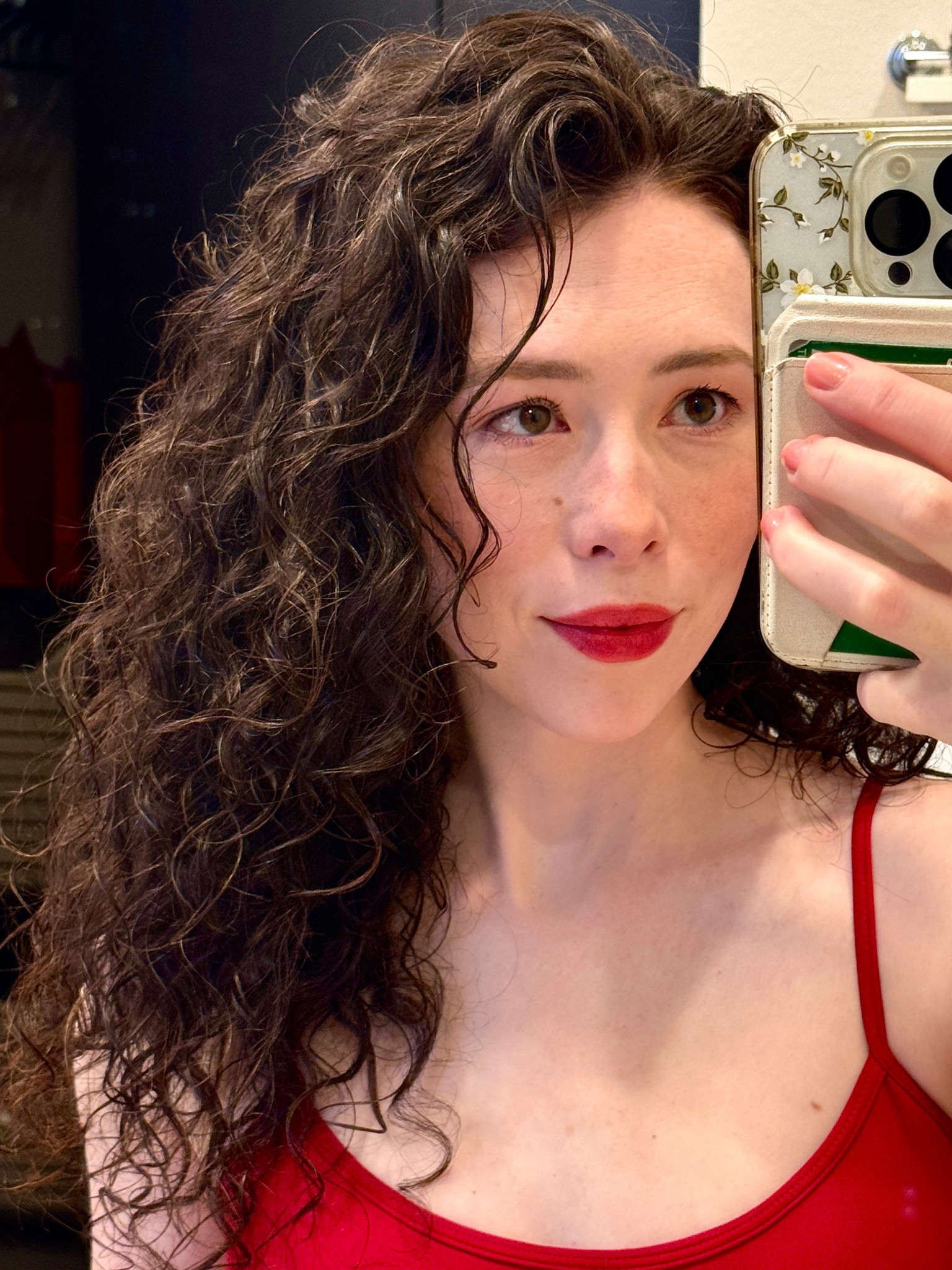 Curly routine focusing on volumee