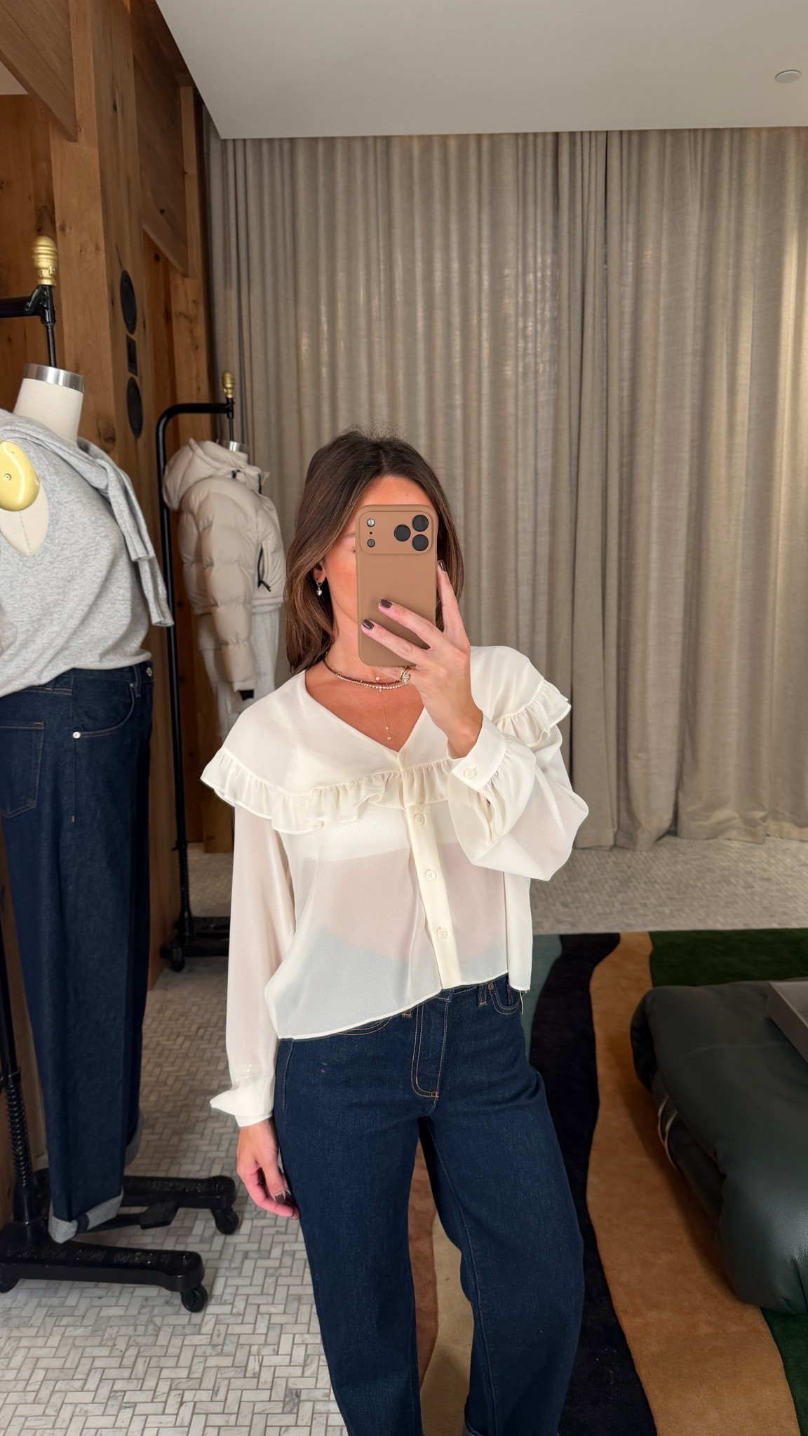 Top- light birch, xs
Jeans- no-stress dark blue, 24

@aritzia #aritziapartner