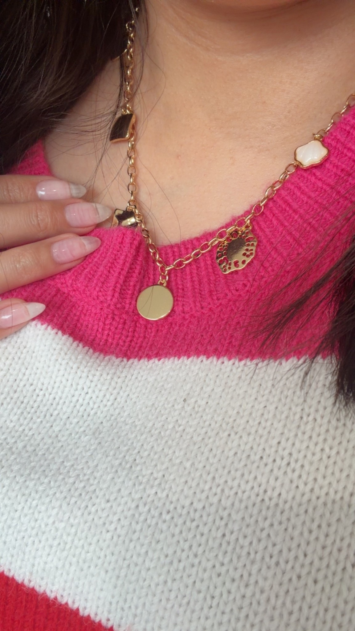 This is my everyday necklace. I wear it with sweaters, tees, errands, everything. Simple, lightweight, and easy to layer. Linked here 🤍

#LTKBeauty #LTKootd #LTKgrwm