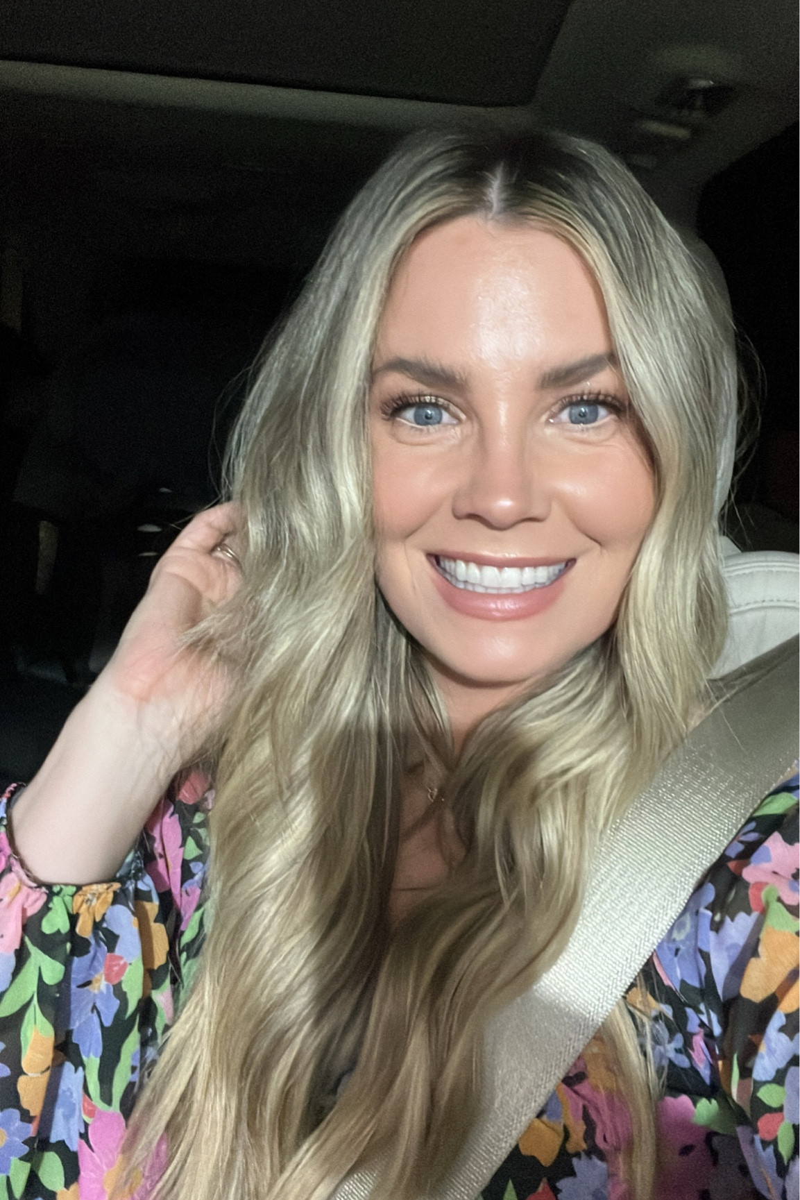 Full face makeup routine products! 

Lip liner: peekaboo neutral 
Lipstick: dirty talk
Dibs: #2
Dibs highlight: high road
Tarte Cream blush/bronzer:
Iconic London sheer blush: power pink
Iconic London illuminator: original 

#LTKbeauty