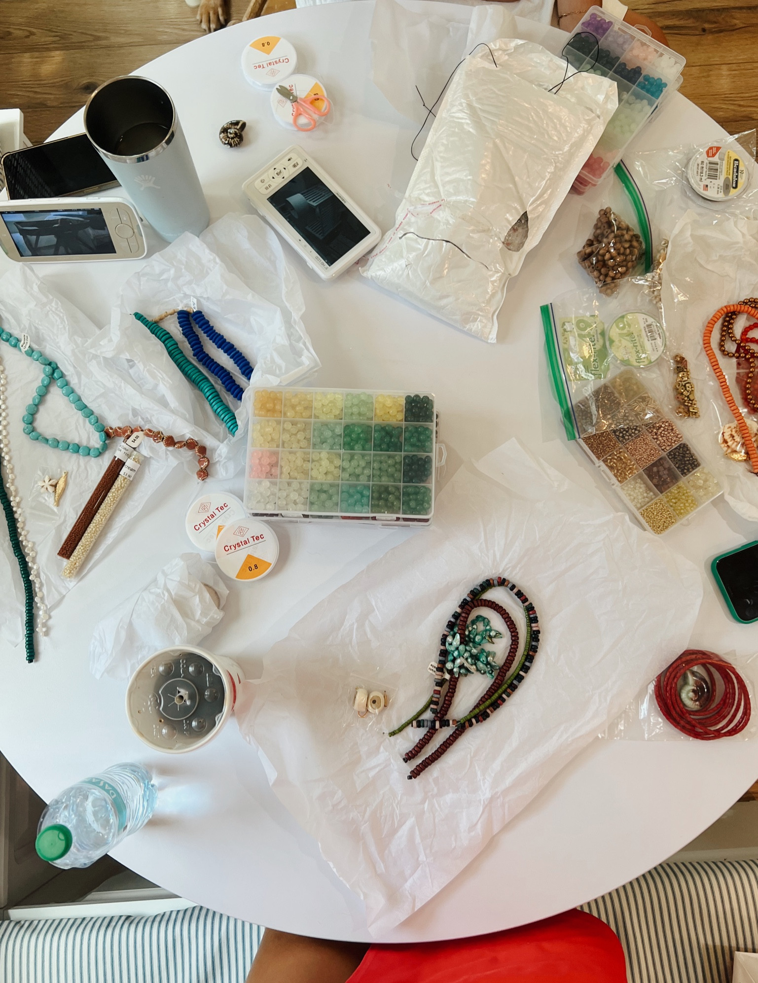 the BEST beads for necklace making!!!! makes for a fun + crafty afternoon💚🩵🩷💛