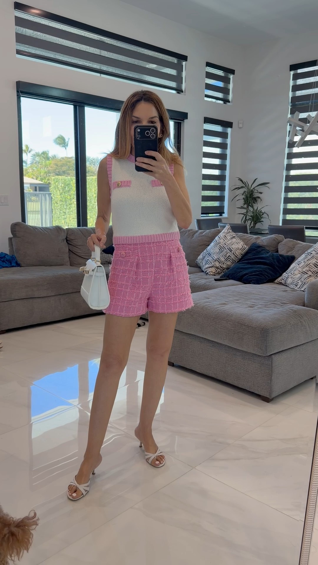 This top and shorts from @VICI are gorgeous 🌸 use code ANDREIA35 for 35% off