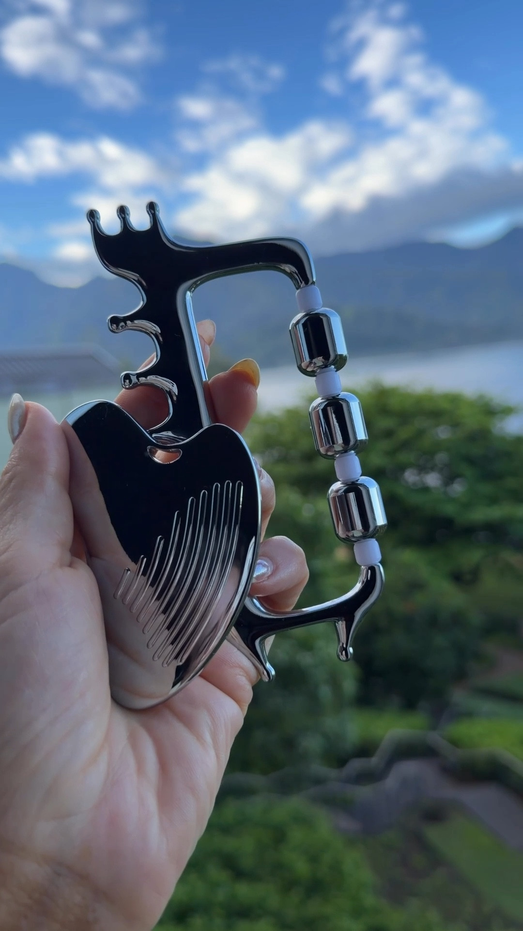 POV: You wake up in Kauai and start your morning depuff routine 🌺✨ 
My @yeamon_beauty roller + gua sha are a staple in my life and come with me everywhere I go. The perfect way to sculpt, massage, and wake up my skin. My Yeamon Beauty travel routine always comes with me.

#YeamonBeauty #YeamonBeautyTravelRoutine #MorningRoutine #DepuffRoutine 

#LTKBeauty #LTKTravel #LTKdayinmylife