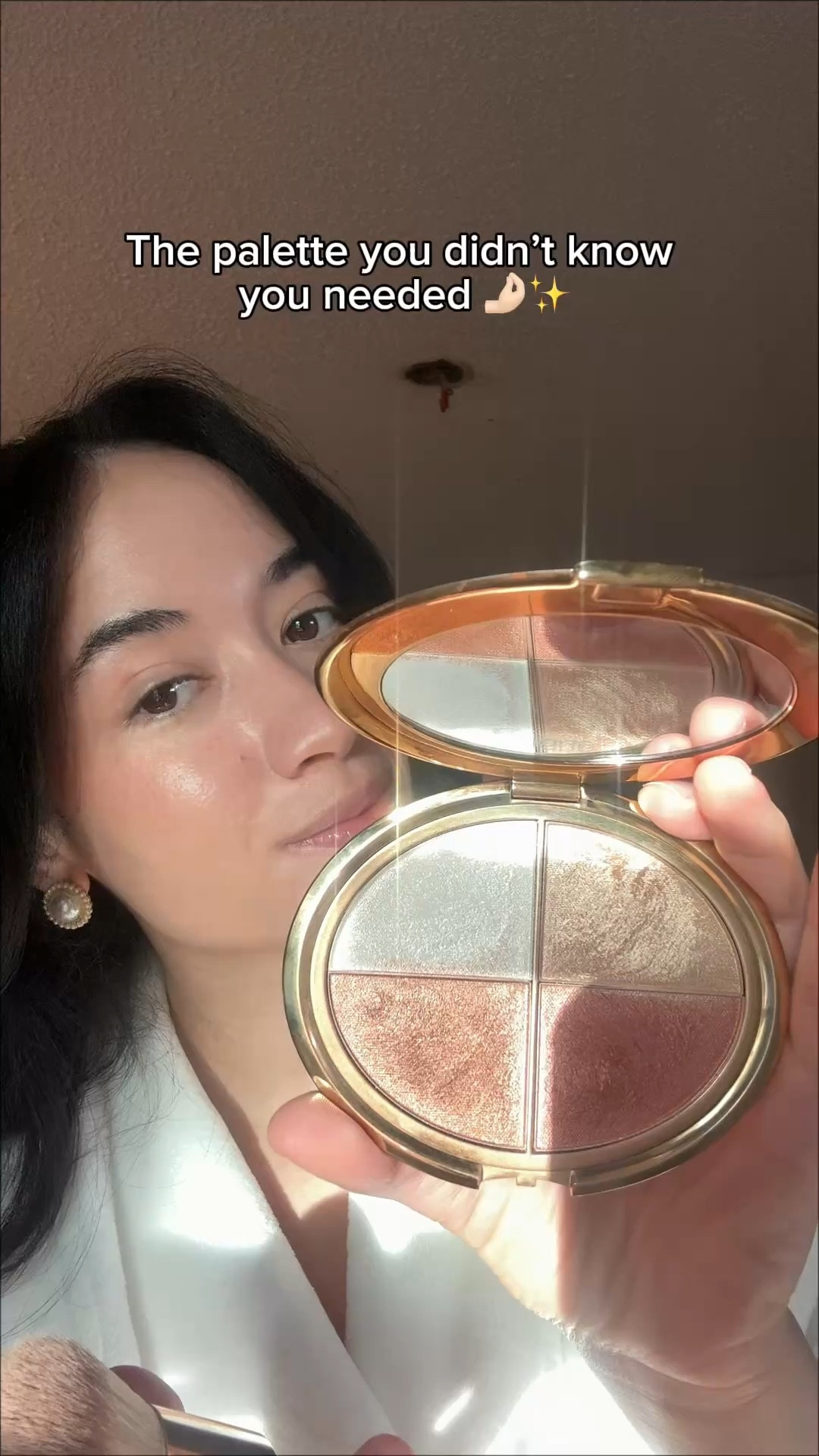 You see that healthy glow, I love when my skin reflects dewyness or glow and this is exactly what this Tarte palette does, I never use the word obsessed but now I feel it suitable 🤭🤌🏻✨

Also, need to mention that it has bronzer too, so it’s 3 in 1 😨
@Tarte 
Linked it above. 🛒 

#creatorsearchinsights #tampainfluencer #tartewardrobepalette #tartehighlighter #besthighlighter 

#LTKBeauty #LTKgrwm #LTKootd
