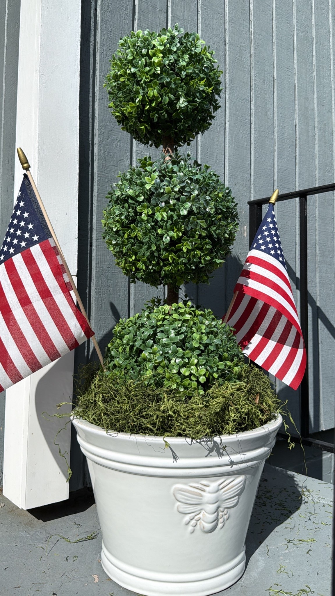 4th of July front porch decor!🇺🇸

#LTKFindsUnder100 #LTKSeasonal #LTKHome