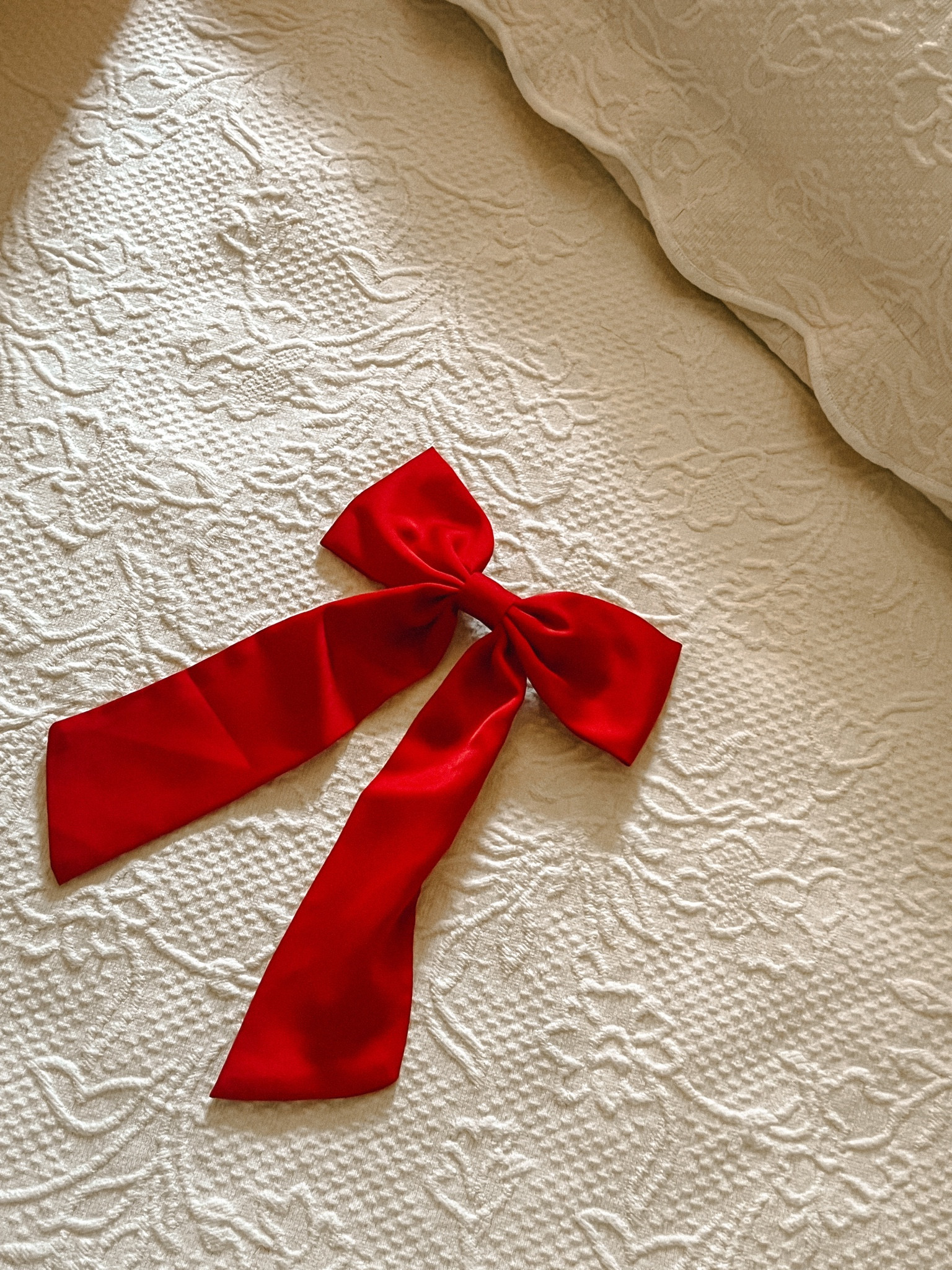 Perfect accessory to add to your holiday look. 

#LTKHoliday #LTKstyletip #LTKSeasonal