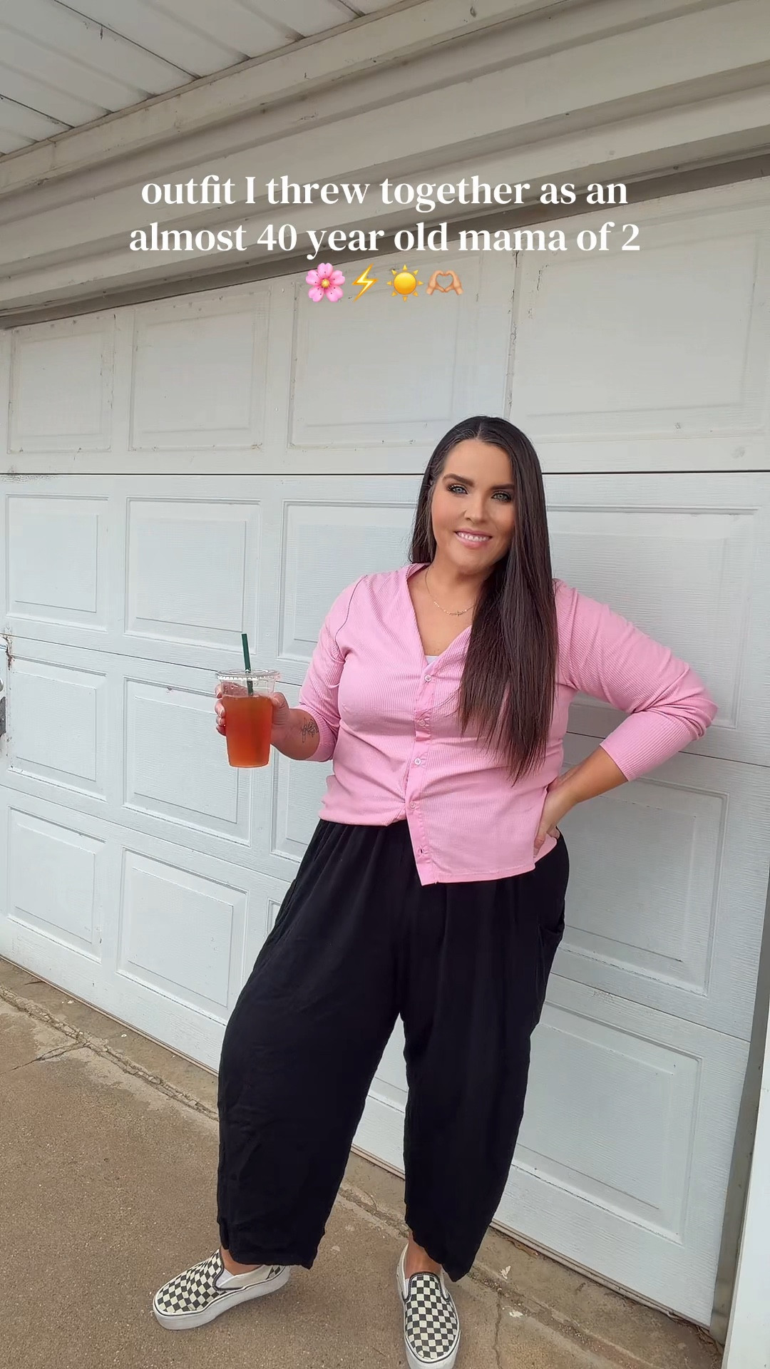 Midsize millennial mama spring OOTD 

XL in top 
Large in bottom 

#LTKootd #LTKSeasonal #LTKOver40