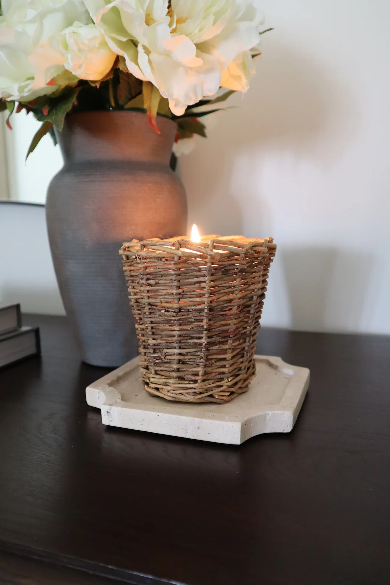 Grapefruit and Gardenia Wicker Candle | THELIFESTYLEDCO