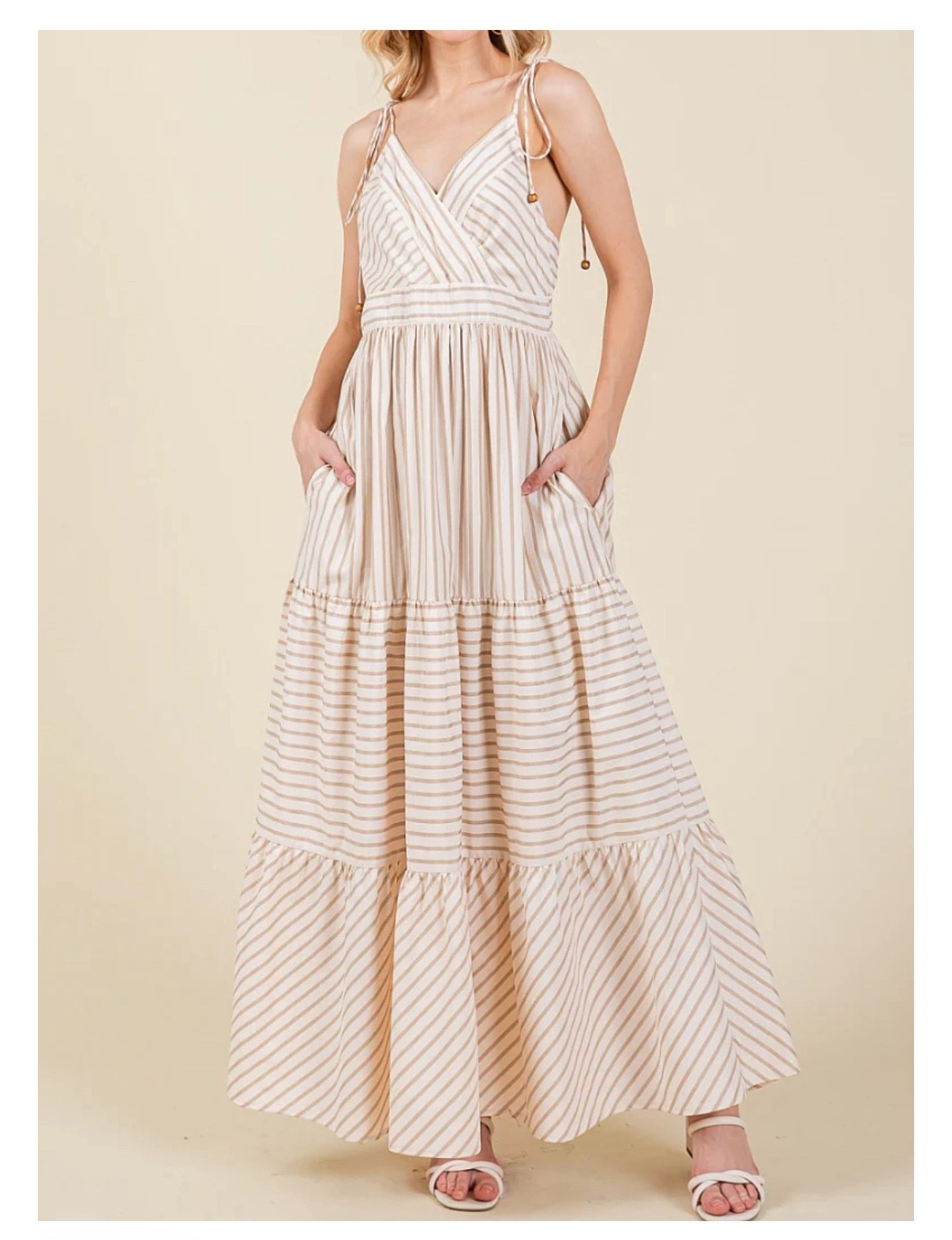 Ok. Stripes and pockets is all I have to say about this one. Every woman can rock it, and it’s going to be in style for a long long time 🙌

#LTKStyleTip #LTKSeasonal