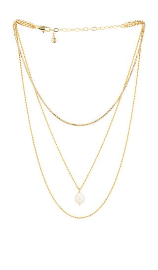Ettika Layered Pearl Pendant Necklace in Metallic Gold. | Revolve Clothing (Global)