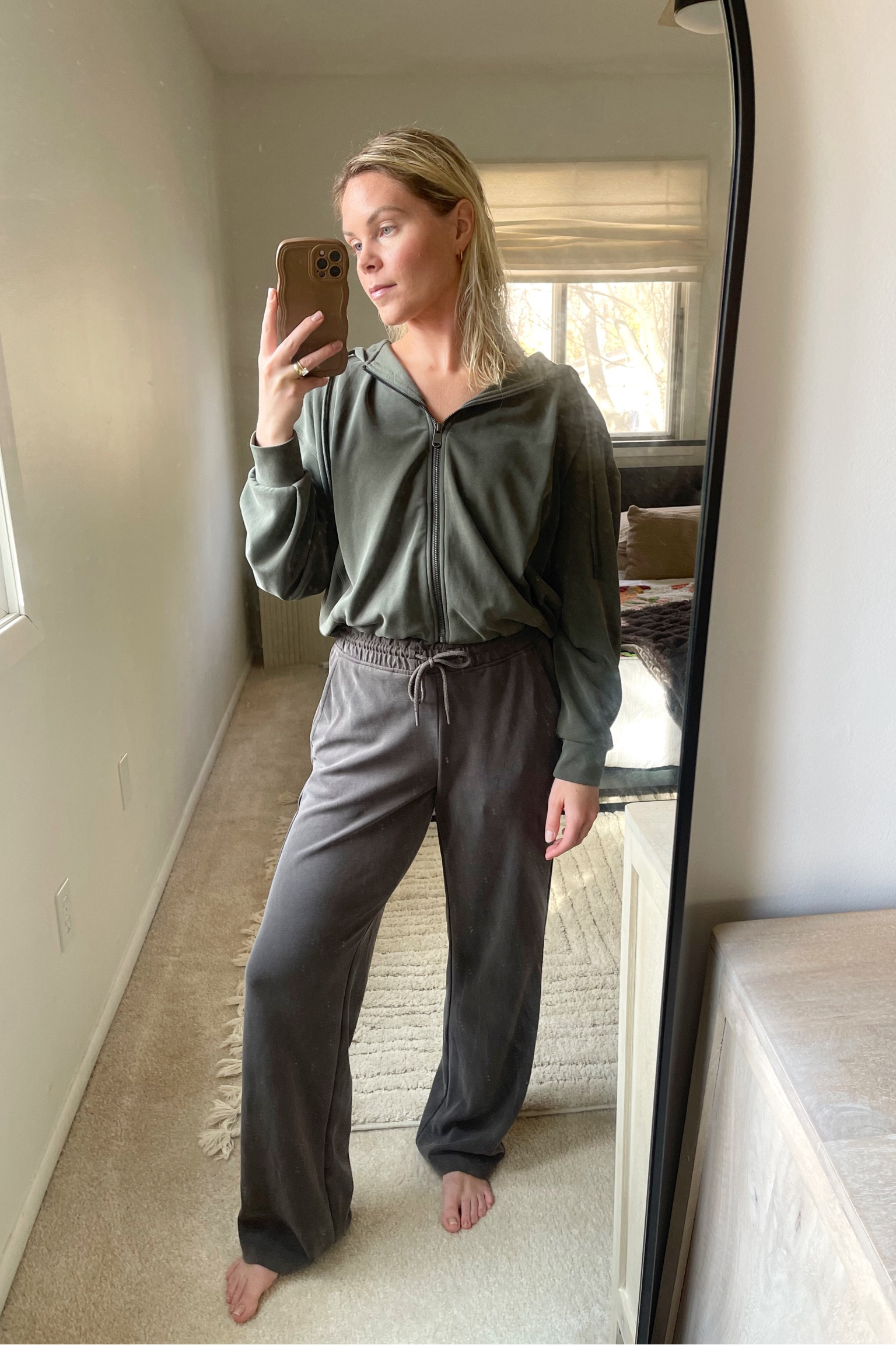 Athleta sweats suit 

#LTKStyleTip #LTKSaleAlert #LTKFindsUnder100