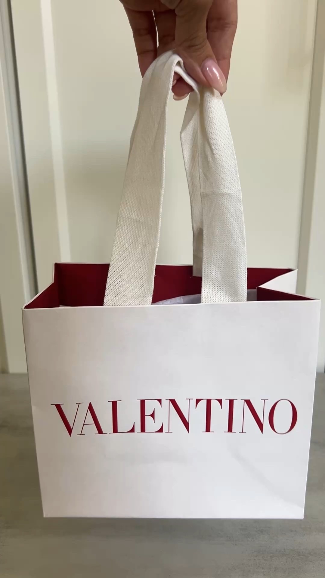 I'm unboxing and swatching the new Valentino Puffer Complex™ Lip Plumper Glosses​. This isn't just a gloss​. It's a ​luxury lip ​treatment.​ The formulation is truly next level.​ 

​Puffer Complex™​: ​F​ormulated ​w​ith Valentino-exclusive technology for fuller-looking lips
Hyaluronic Acid: For deep, lasting hydration and visible smoothing.
Ceramide: To fortify the lip barrier and lock in softness.

Vitamin E: A powerful antioxidant to nourish and condition.

Which of these three shades ​w​ould you add to your cart? 

#LTKBeauty #LTKGiftGuide #LTKHoliday