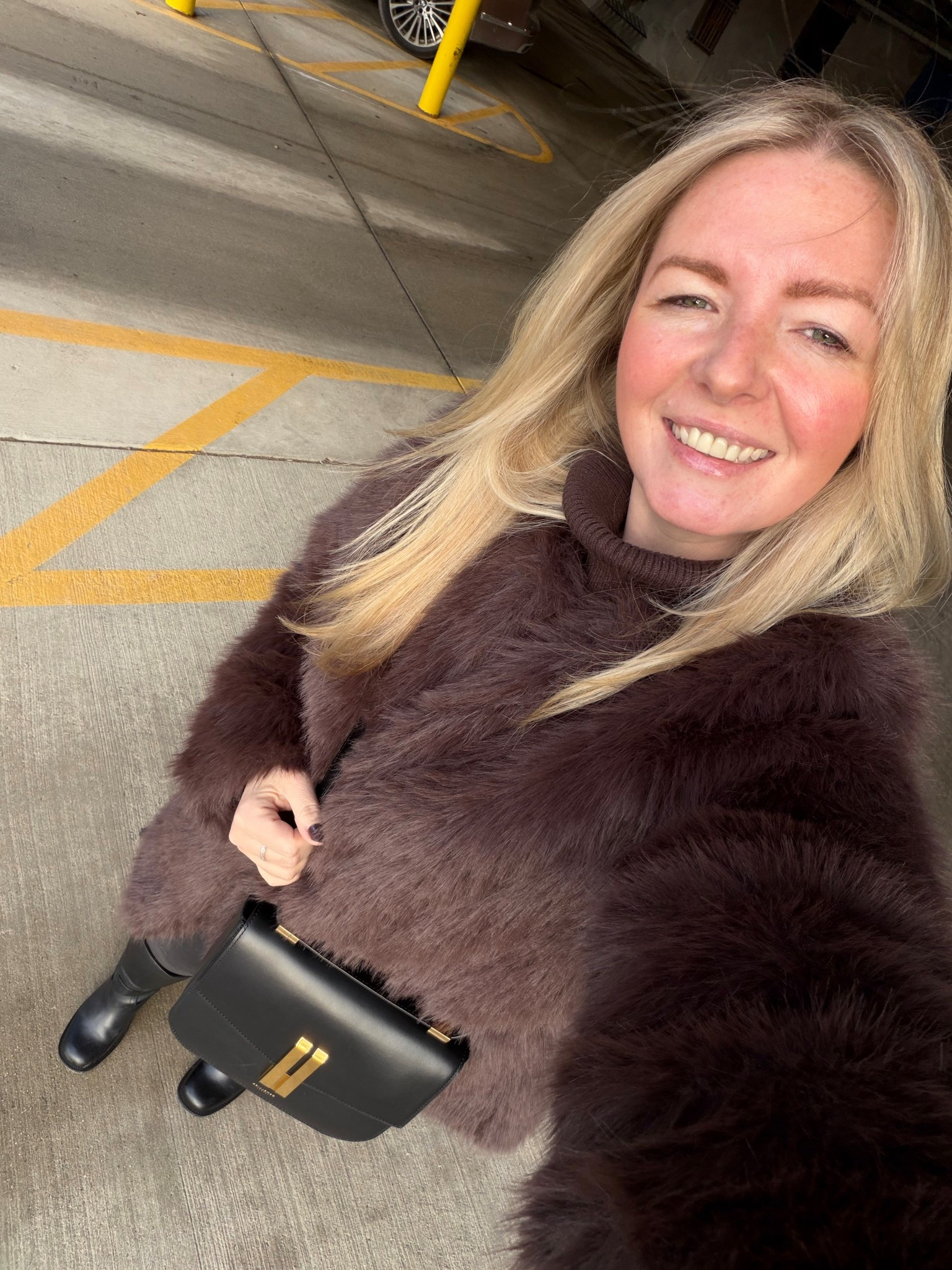 Today’s outfit 🤍
Cozy layers with a polished feel — one of those easy looks I reach for on repeat.
Linking all the details here.


#LTKgrwm #LTKootd