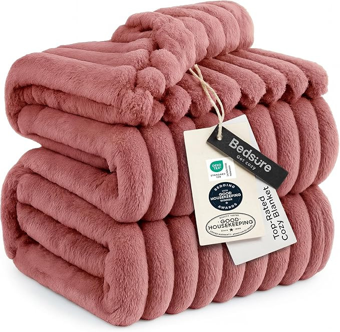 Bedsure GentleSoft Dusty Pink Fleece King Blanket for Couch - Super Soft Cozy Blankets for Women,... | Amazon (US)