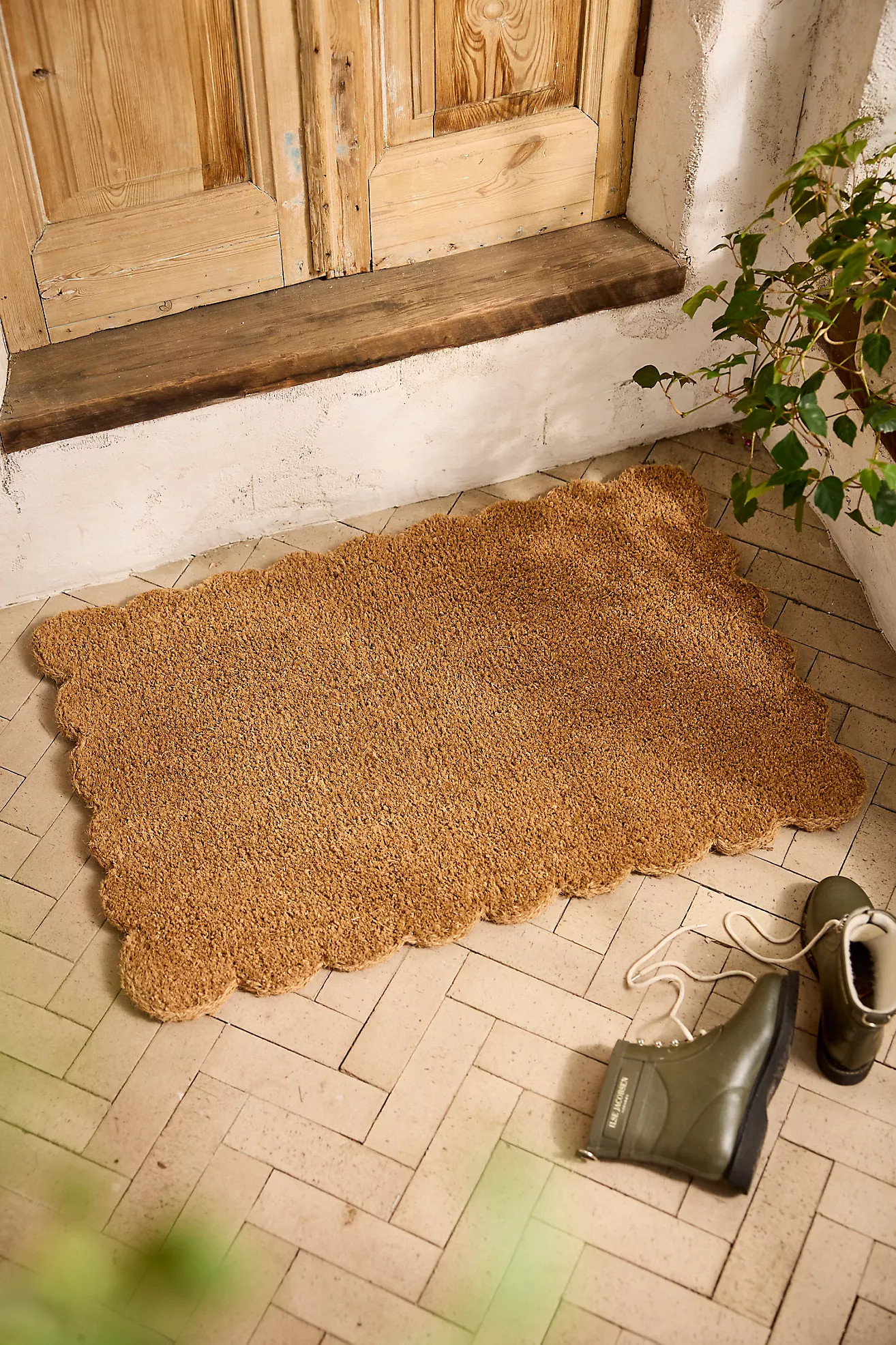 Scalloped Coir Doormat | Terrain