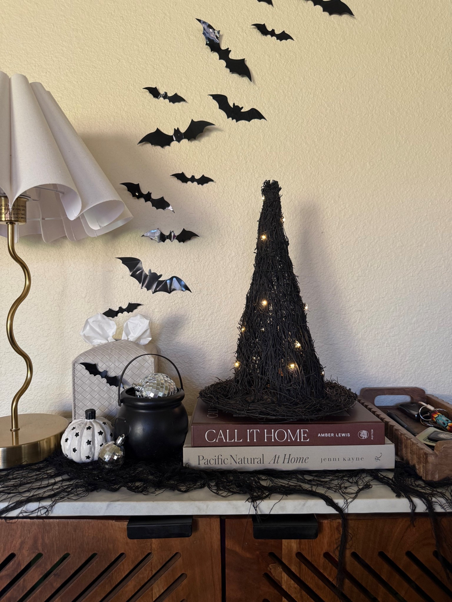 { witchy ❥

Neutral Coffee Table Books . Amazon Home Decor . Halloween Bats } 

#LTKHalloween #LTKSeasonal #LTKHome