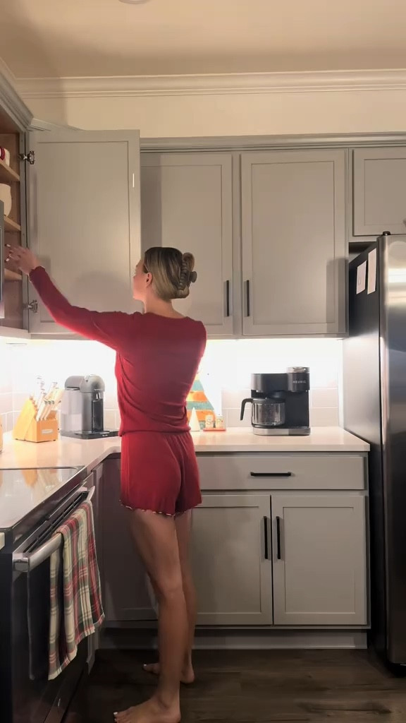 daily morning routine as a laid off corporate girly who is trying to become a full time content creator ✨🤪

#LTKFindsUnder50 #LTKHoliday #LTKHome