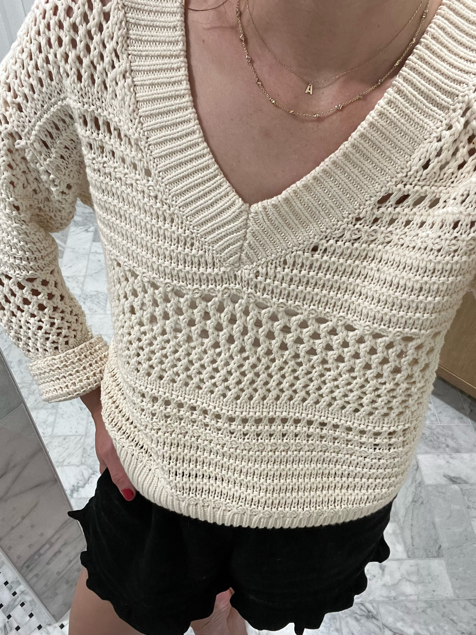 Open knit sweater : wearing s // tts
Black shorts : wearing m // fit tts 


#LTKSeasonal #LTKFind #LTKstyletip