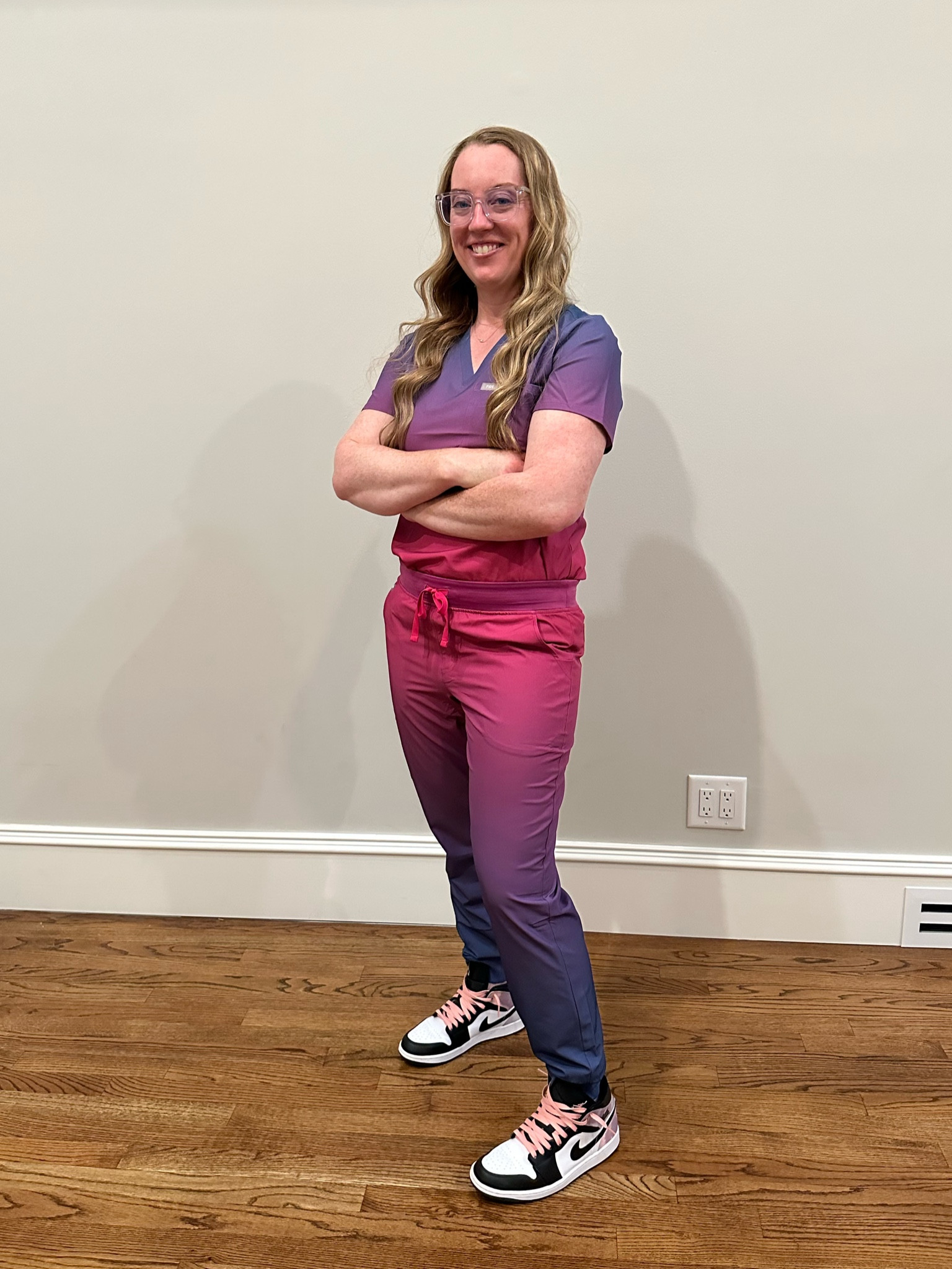 I am loving my ombré sunset FIGS! #figsambassador #wearFIGS #scrubstyle 

#LTKworkwear