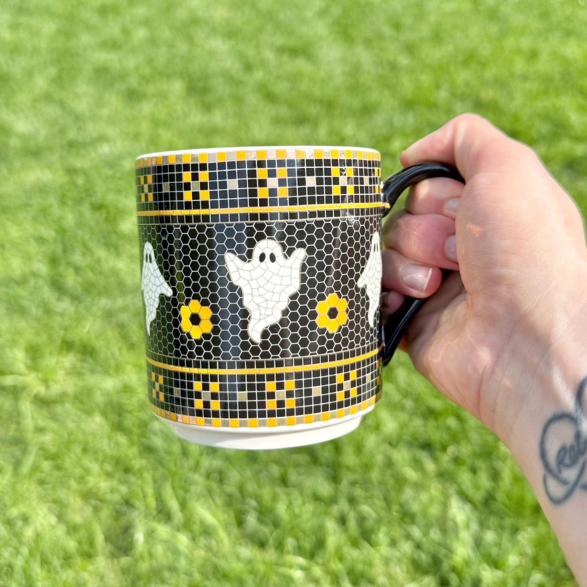 This year’s Halloween bistro tile collection from @anthropologie is amazing! You’ll want it all!!! 

Bistro Tile Stoneware 24k Gold Accent Halloween Mug
$16.00
Available in 5 different prints 

Free shipping on $50+ orders

#LTKSeasonal #LTKHome