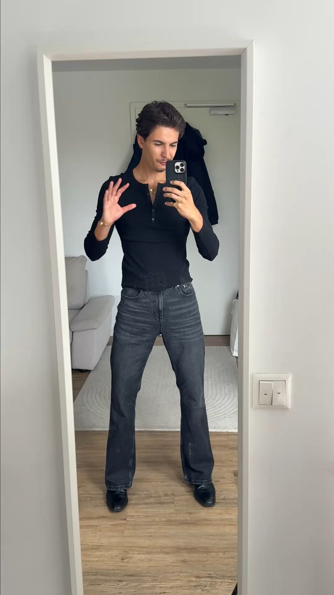 186cm 71 kg wearing 30x32