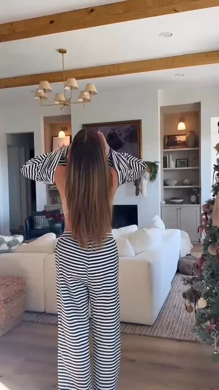 Styling the viral look for less Amazon set! Perfect for moms on the go this fall & winter!  

 #LTKFindsUnder50 #LTKFindsUnder100