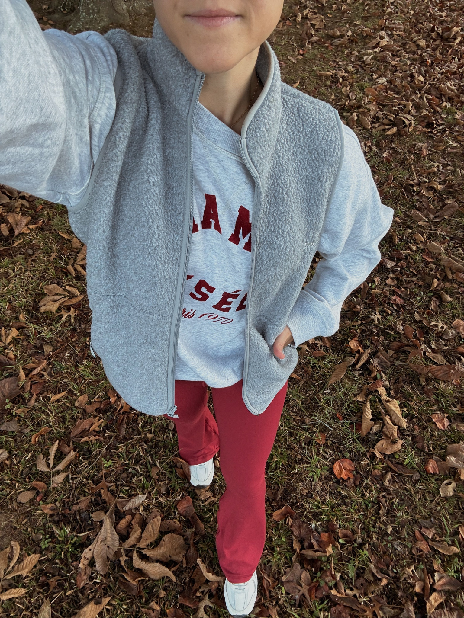 FALL WALK OOTD | aritzia TNA vest, aerie cross over flares | H&M Crewneck | new balance 530
Aerie flares currently on sale for 32$ 