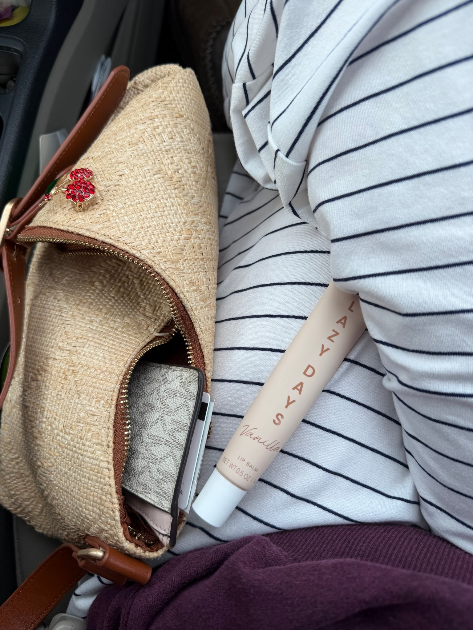 Can’t find exact for my bag & ofc my five below dupe 😭 


#everydayessentials #whatsinmybag #dailycarry #momessentials #onthegobag #simpleoutfit #casualstyle #outfitdetails #neutralstyle #effortlesslook #cozystyle #momstyle #realoutfit #lifestylevibes #coffeerunfit #errandstyle #comfycute #minimalstyle #softaesthetic #girlyvibes #thatgirlessentials #bagcheck #essentialsonly #everydayvibes #simpleandcute #ootdinspo #styledbyme #chillfit #cozymomlife #aestheticdetails