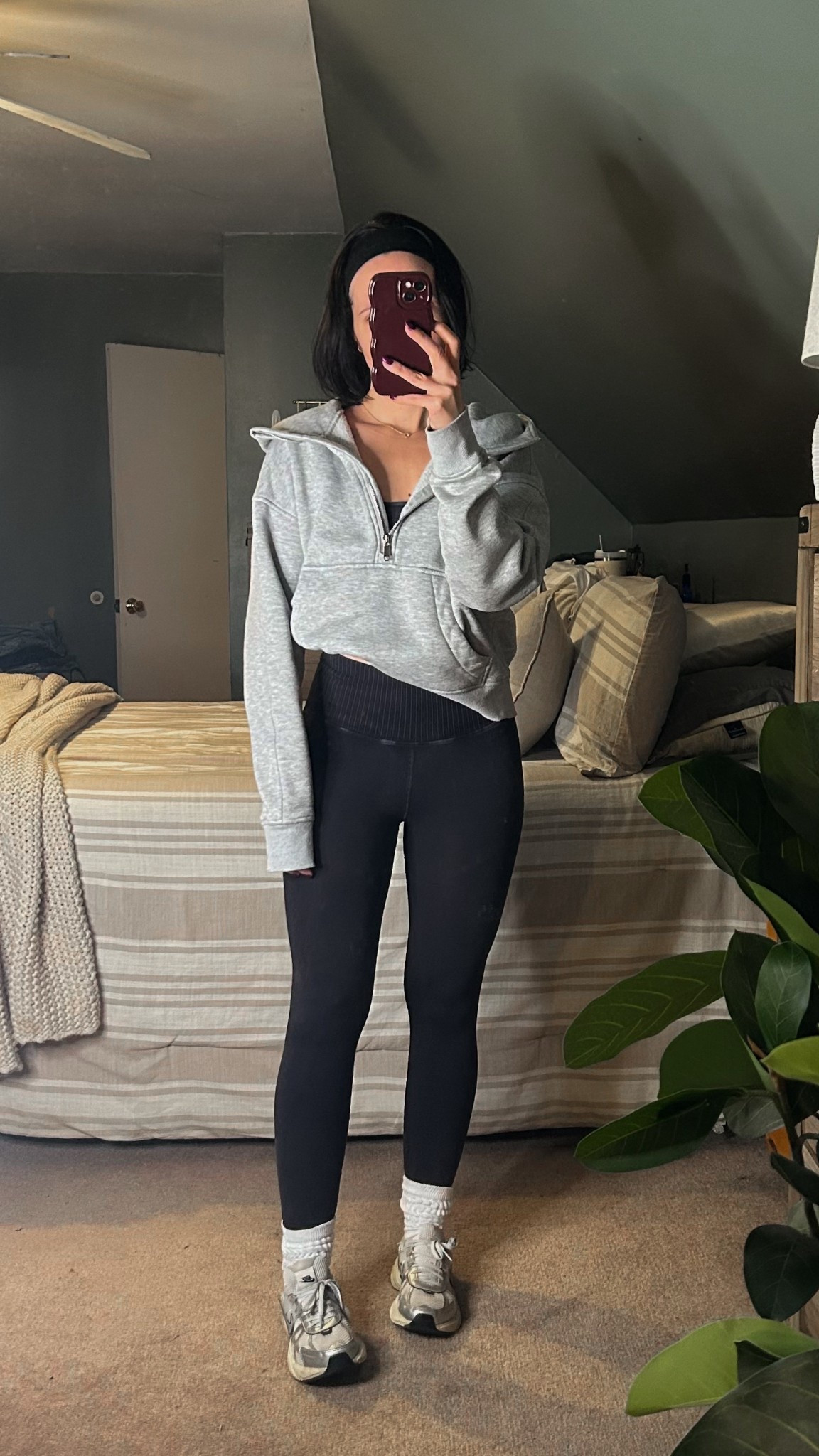 some of my favorite athleisure pieces 🖤 this FP Movement set is the perfect mix of holds you in without being over-compressive. also looove how high the waistband is!