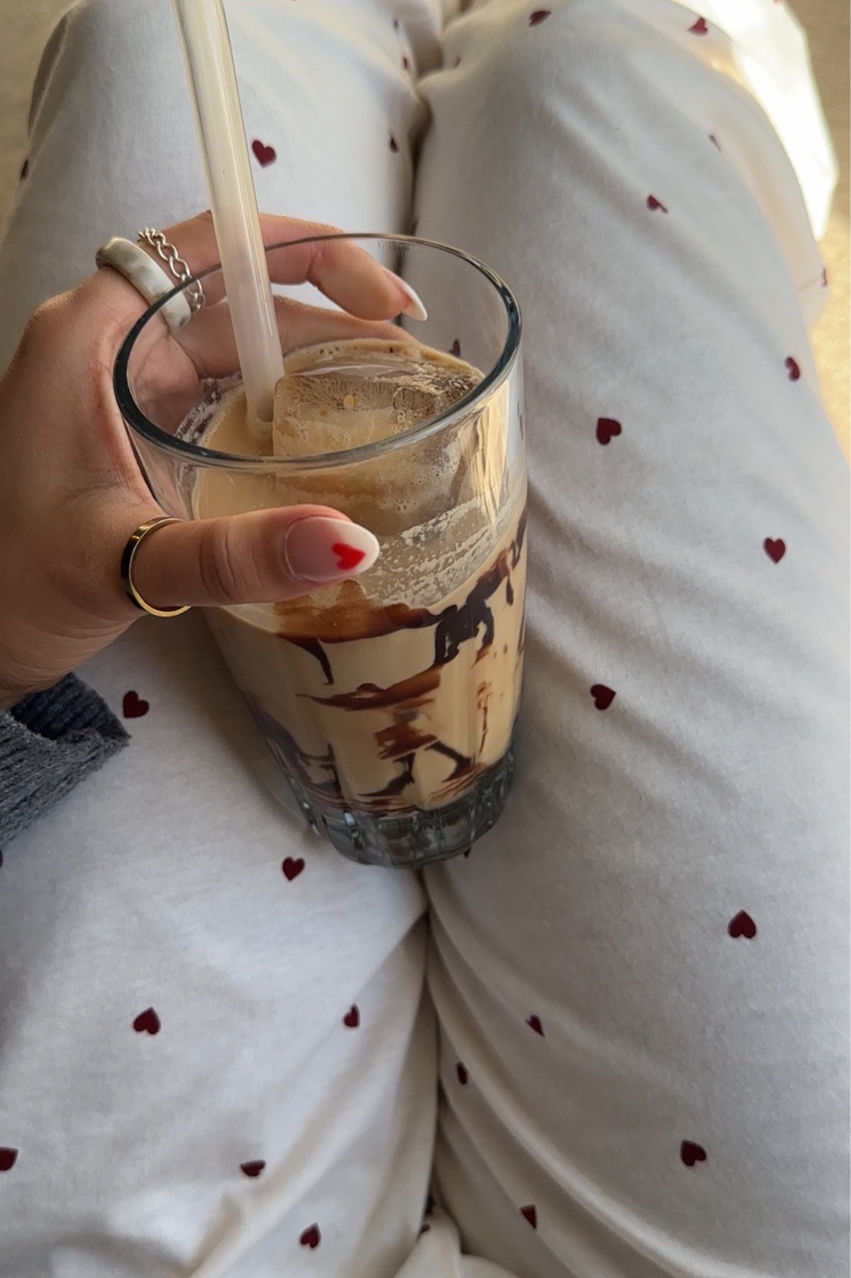 the perfect valentines pajamas that are lightweight, comfortable, and affordable 💌