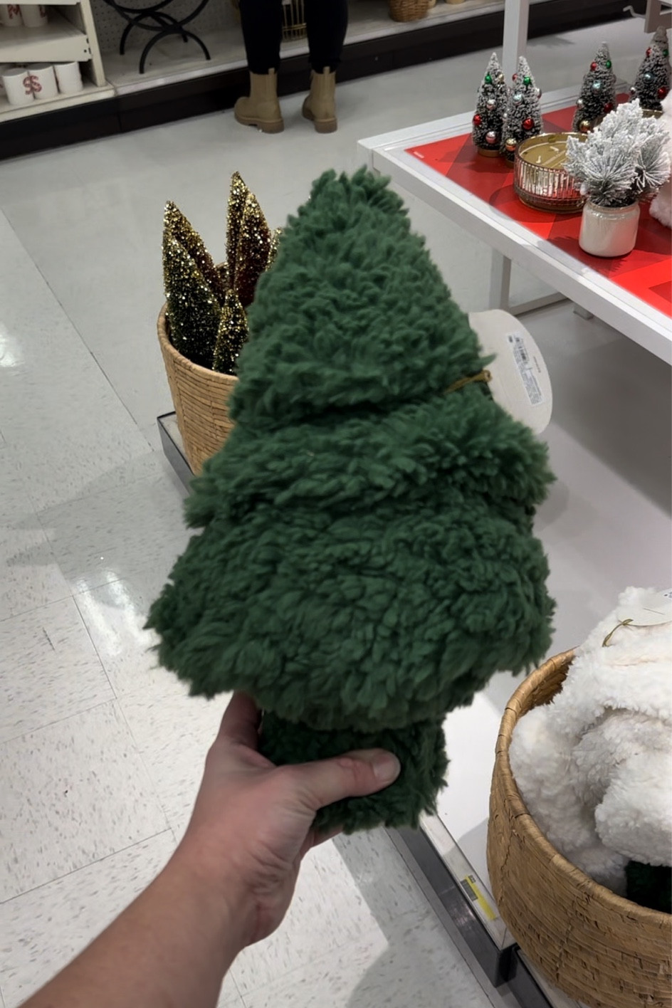 Green decorative tree pillow from Target

#LTKHoliday #LTKhome #LTKSeasonal