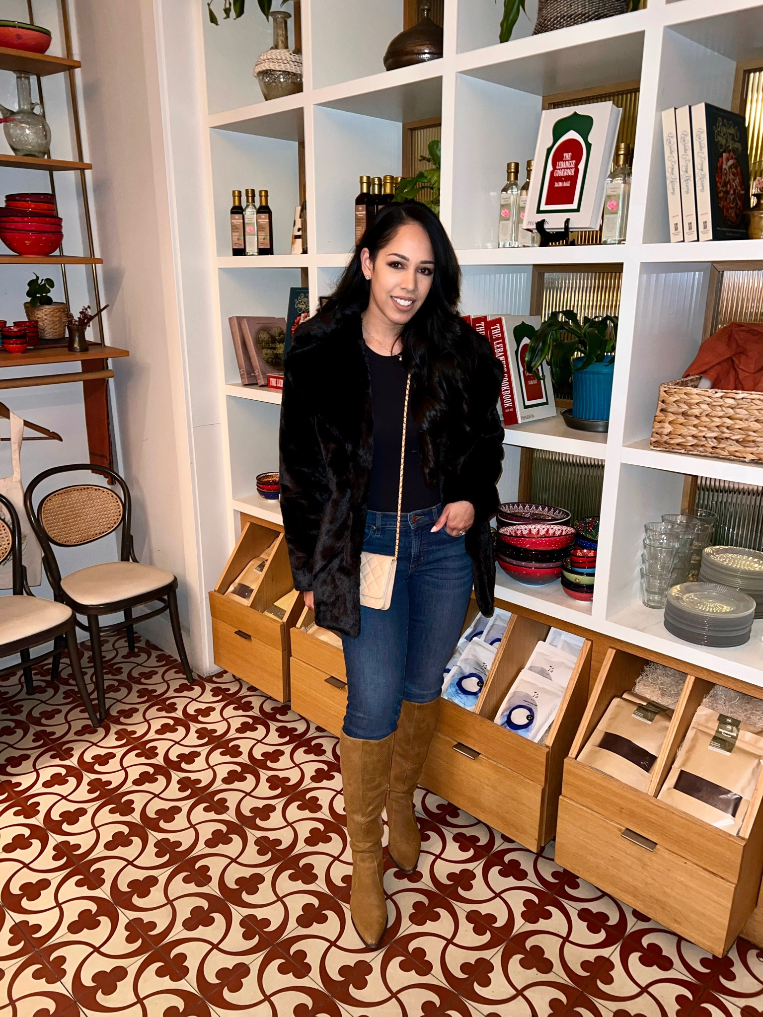 Looking somewhere for your next girls night or date night? @surayaphilly is definitely the place to be! Had such a fun time catching up with friends, sipping on drinks and eating amazing food! ✨ 

#LTKFind #LTKSeasonal