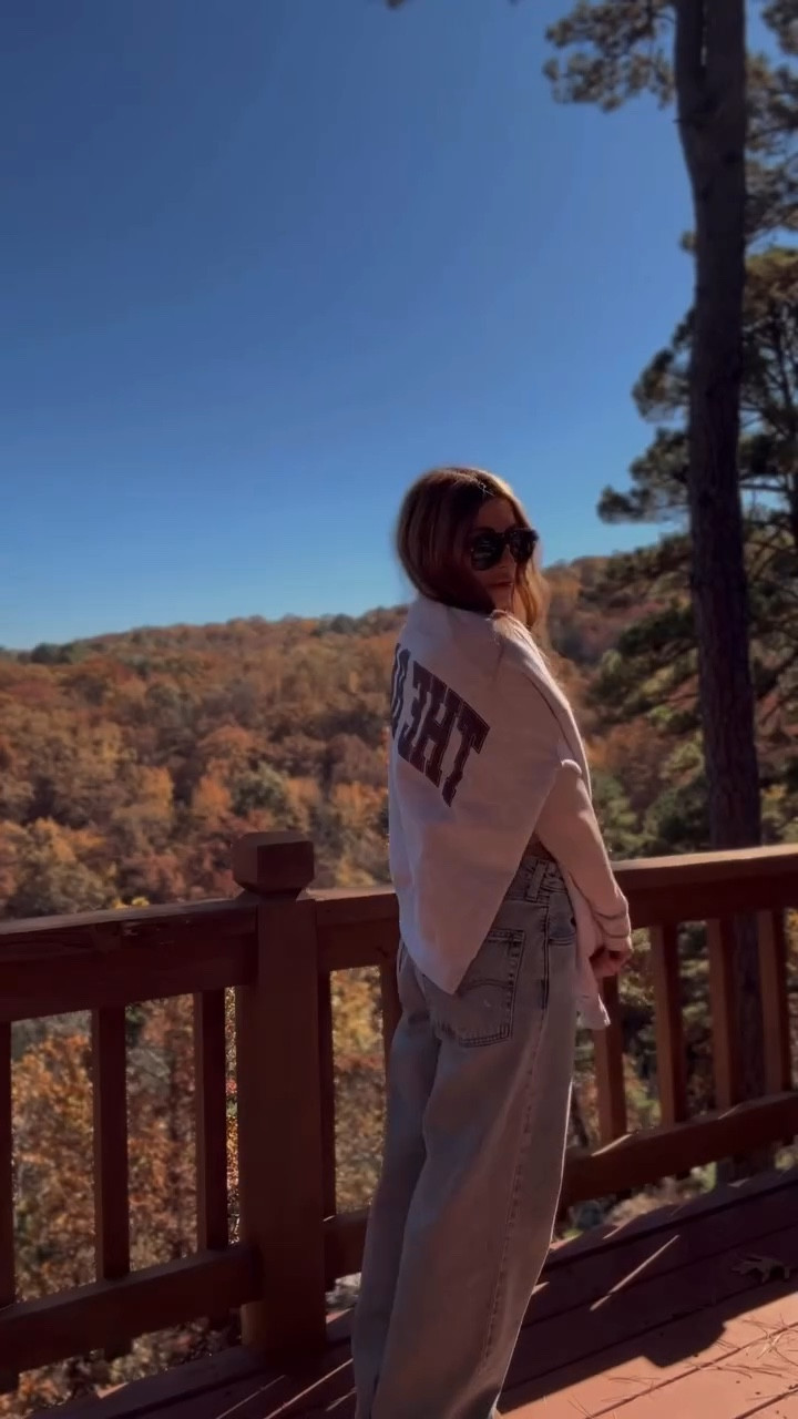 in my hibernation era 🐻

#fallaesthetic #fallstyle #cozystyle #outfitinspo #casualstyle #cozyvibesonly #cozyaesthetic