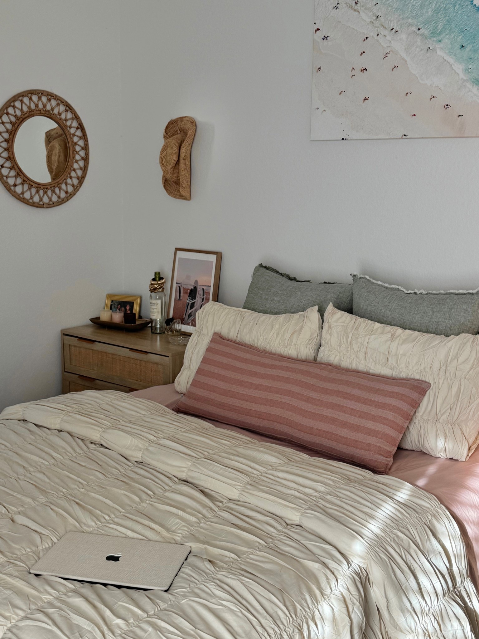 Spring bedding refreshflower

#LTKmorningroutine #LTKU #LTKHome