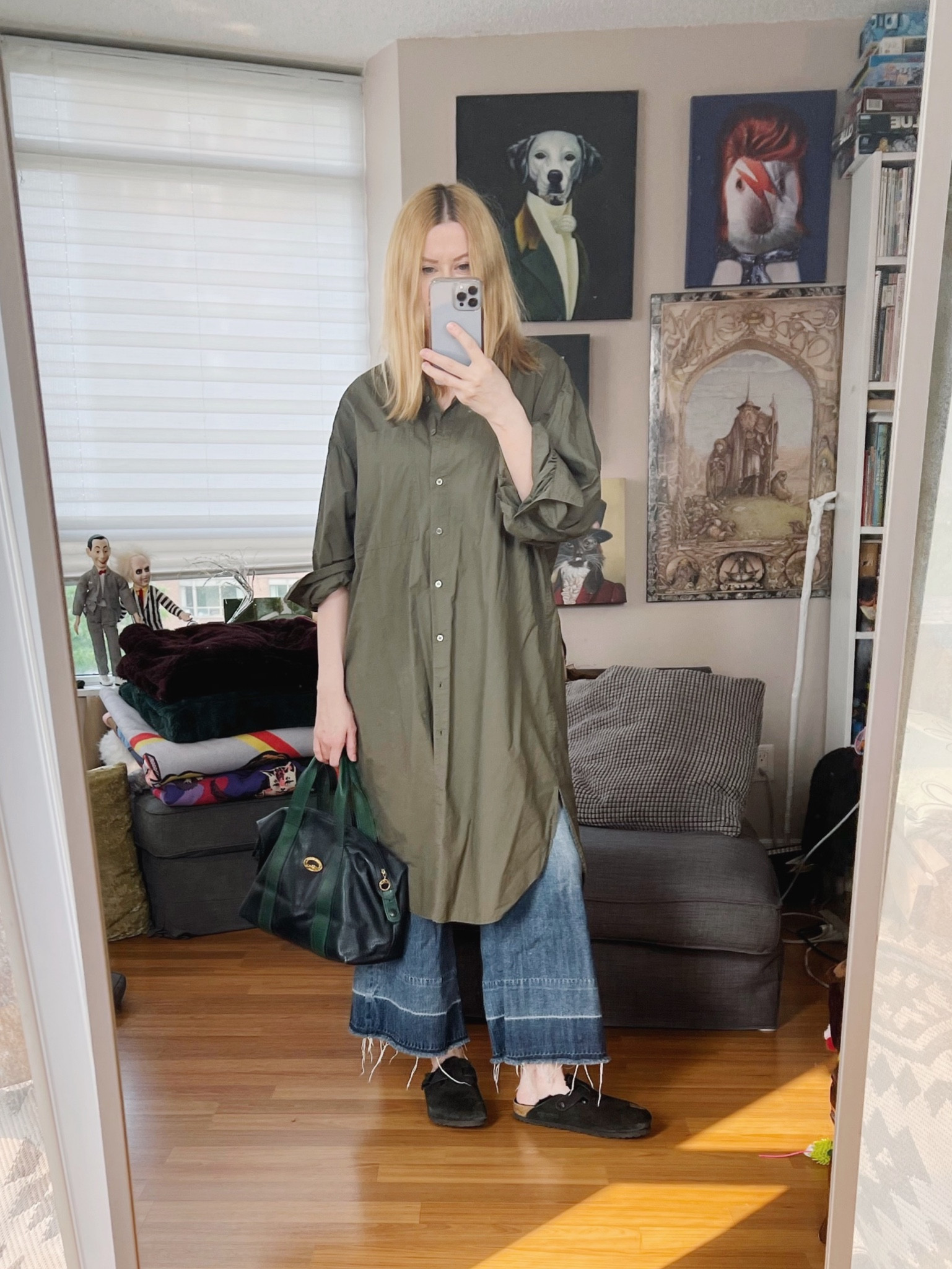 I have come to the realization that my favourite bag shape seems to be a bowler style. I’m not certain why though, I just am always drawn to them.

This shirt dress is quite a few years old, the jeans are a thrift find and the bag is vintage 70s.
•
.  #StyleOver40  #vintagelongchamp  #torontostylist #fashionstylist #longchamp #secondhandstyle  #thriftfinds #citizensofhumanityjeans #thriftFind  #secondhandFind #thriftstyle #birkenstockboston #FashionOver40  #MumStyle #genX #genXStyle #shopSecondhand #genXInfluencer #genXblogger #secondhandDesigner #Over40Style #40PlusStyle #Stylish40s #styleTip  #StyleIdeas


#LTKFind #LTKstyletip #LTKshoecrush