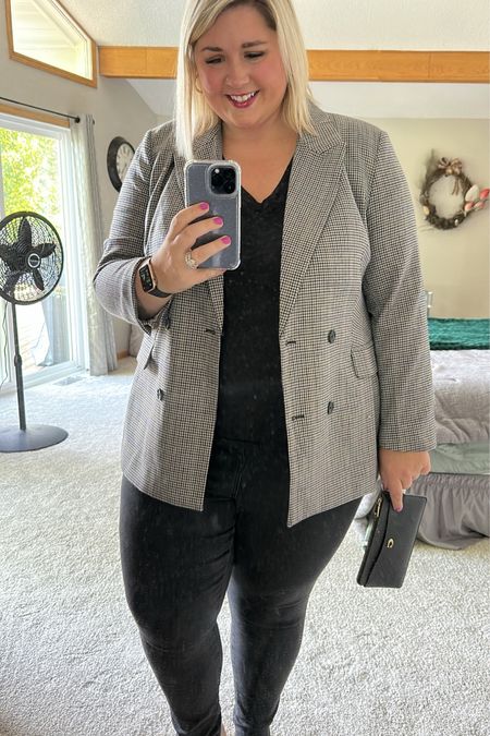 Love a good blazer for a networking event! 

Paired with a basic tee, dark denim, and mules. Easy! 

#LTKstyletip #LTKcurves #LTKworkwear