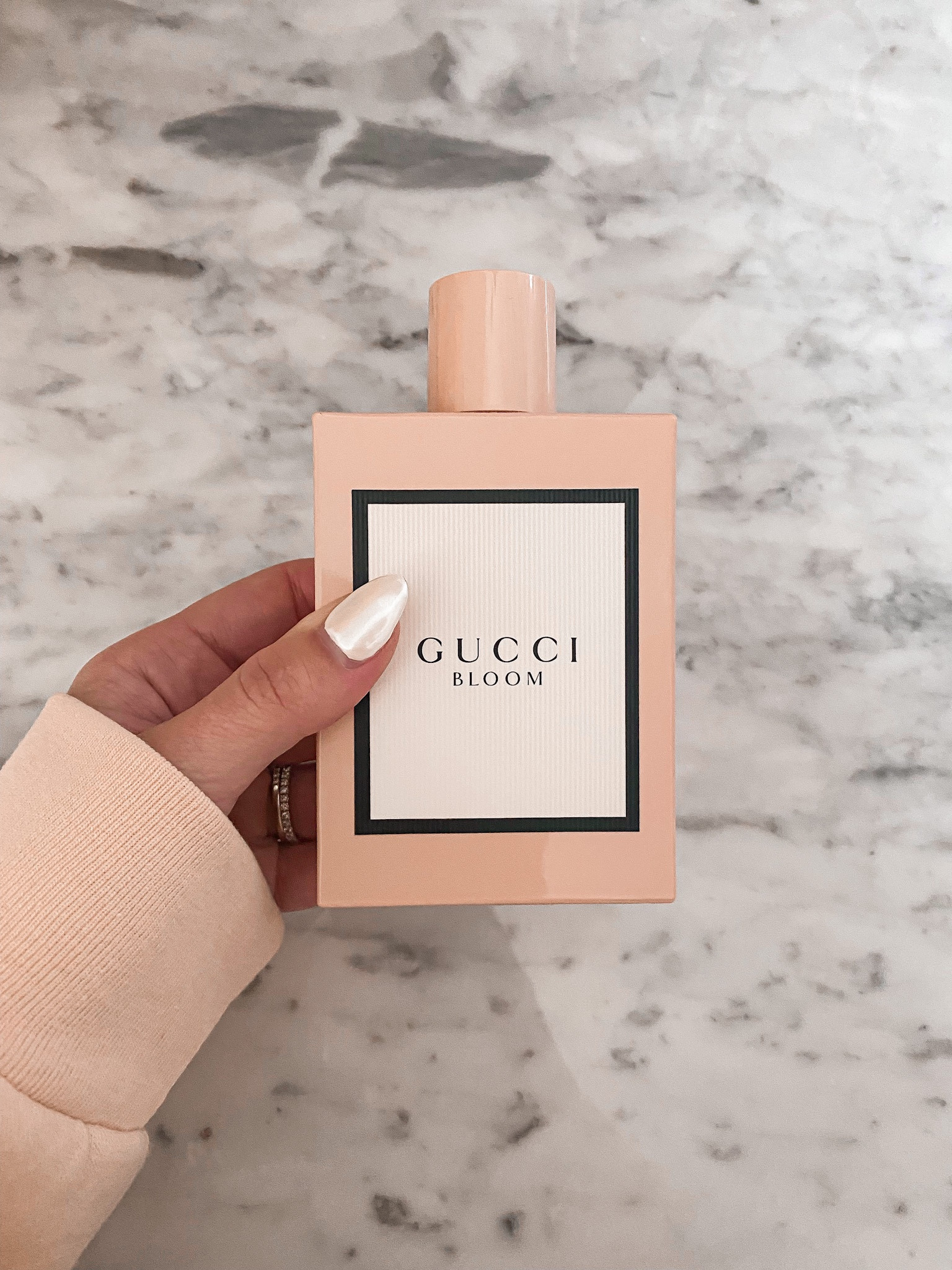 My go to in-between season perfume from summer to fall. A rich floral scent that says it’s still summer but can definitely be worn into fall! (& who are we kidding, if you love it that much, wear it all year round!!) 

Xx

#LTKstyletip #LTKSeasonal #LTKbeauty