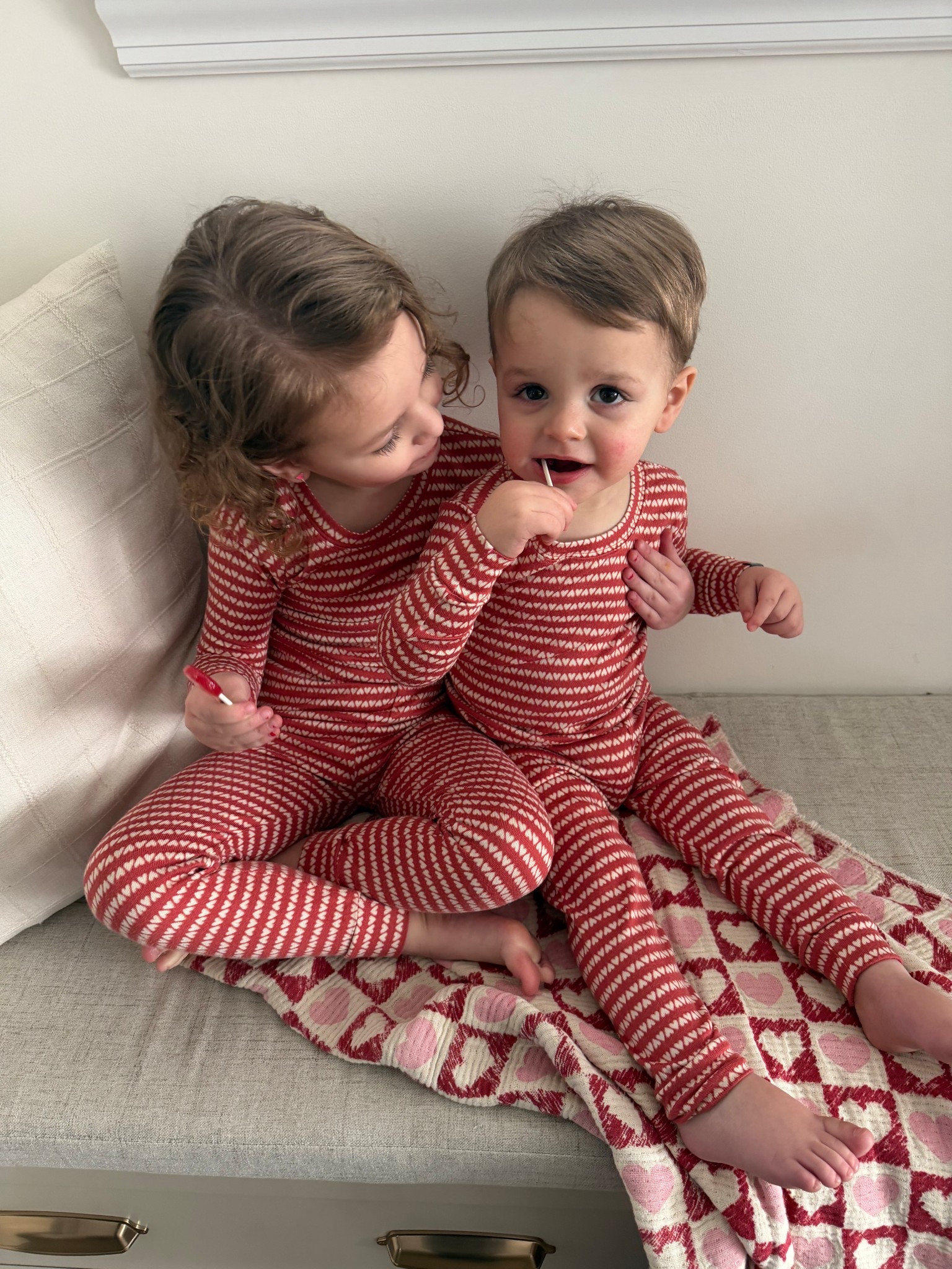Toddler Valentine's Day pajamas from Walmart 

Valentine's Day 
Walmart 
Modern moments 

#LTKValentine #LTKKids #LTKBaby