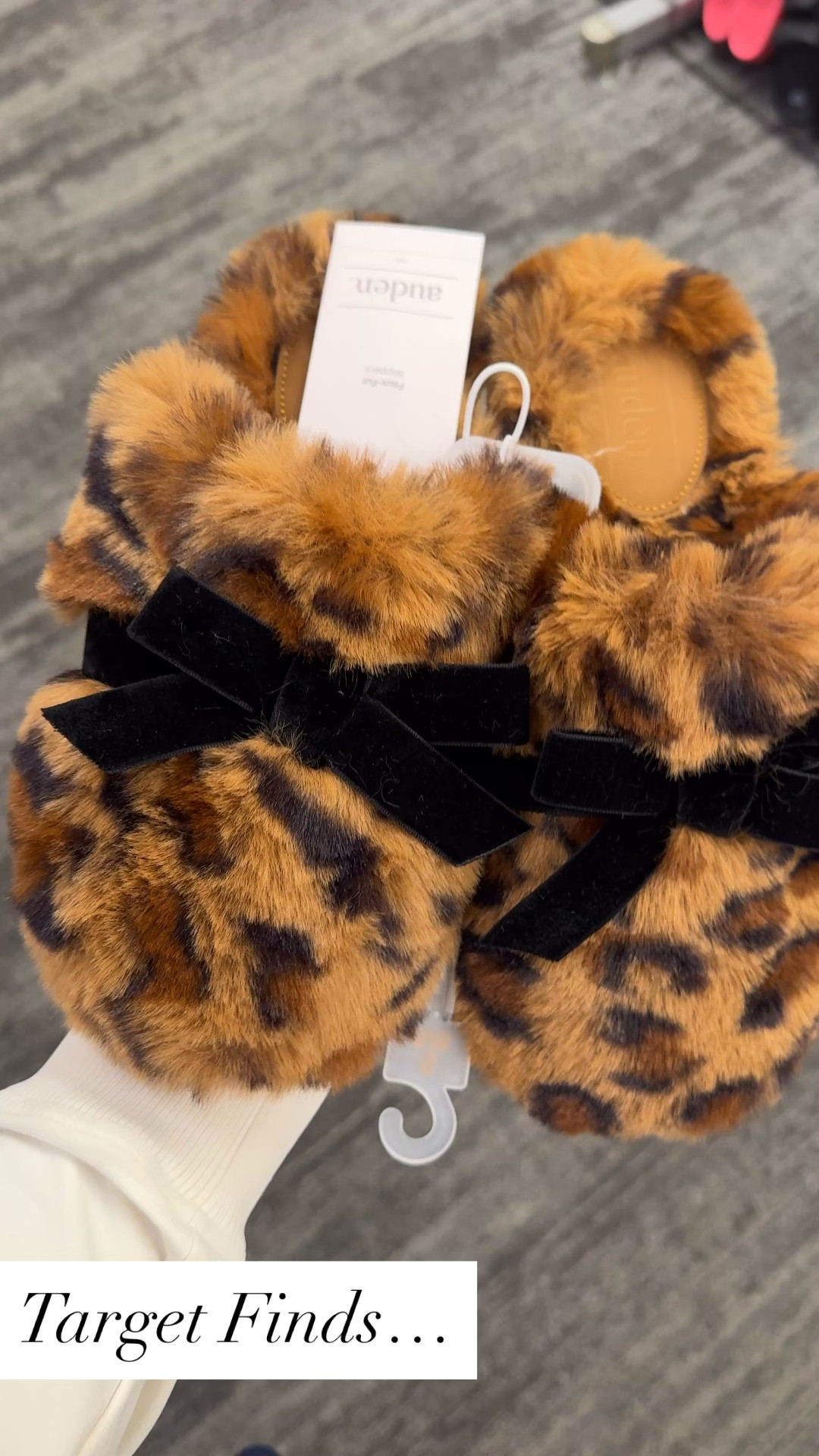 Gifts for her!  How cute are these leopard slippers!?  Great target find and the perfect under $15 gift.  Love the bow detail, they come in so many colors too.

House shoes | slippers | target style | gift ideas for her | gift guide for her


#LTKGiftGuide #LTKHoliday #LTKFindsUnder50