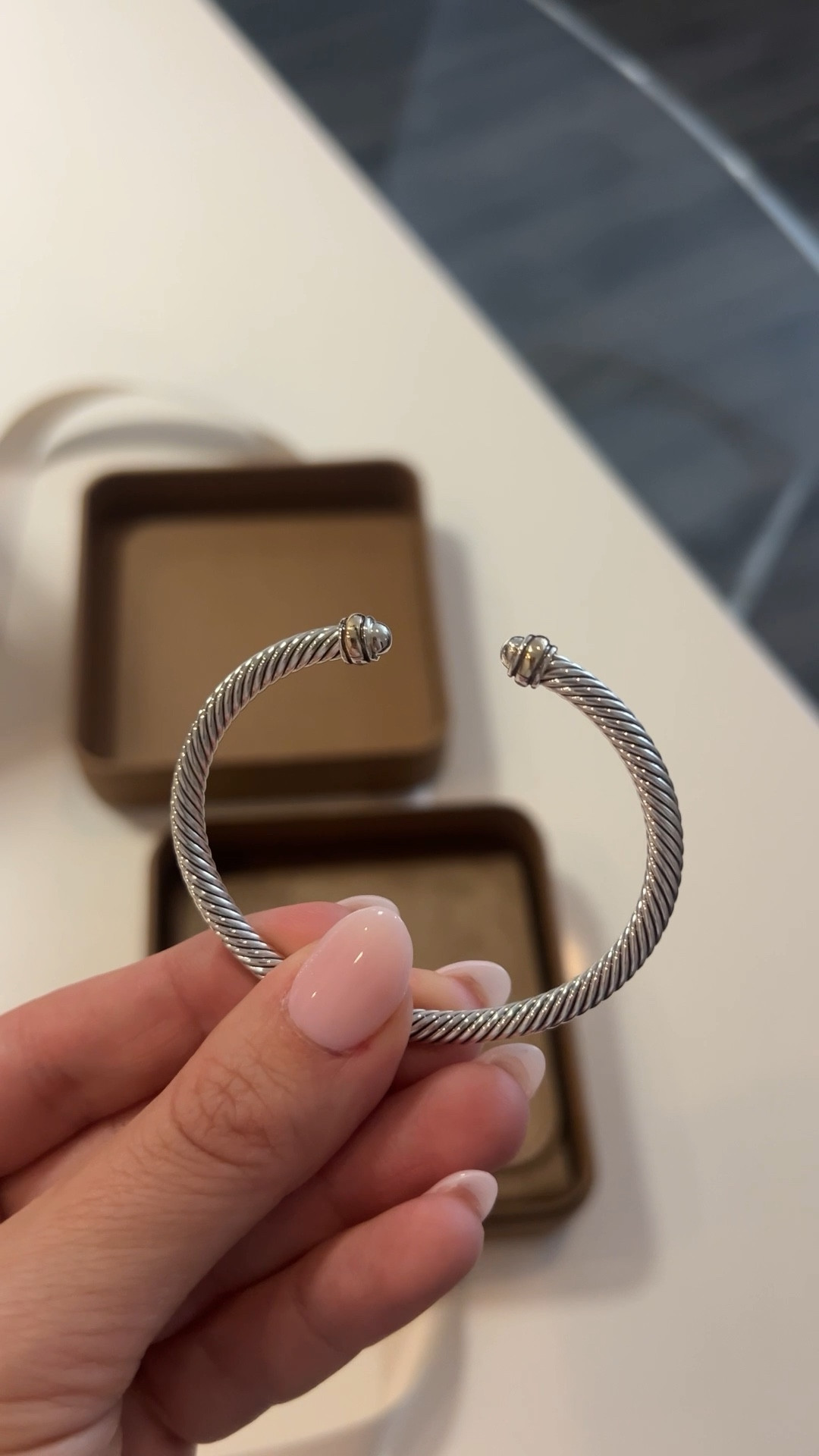 New David yurman classic cable 4mm bracelet 

#LTKvlog