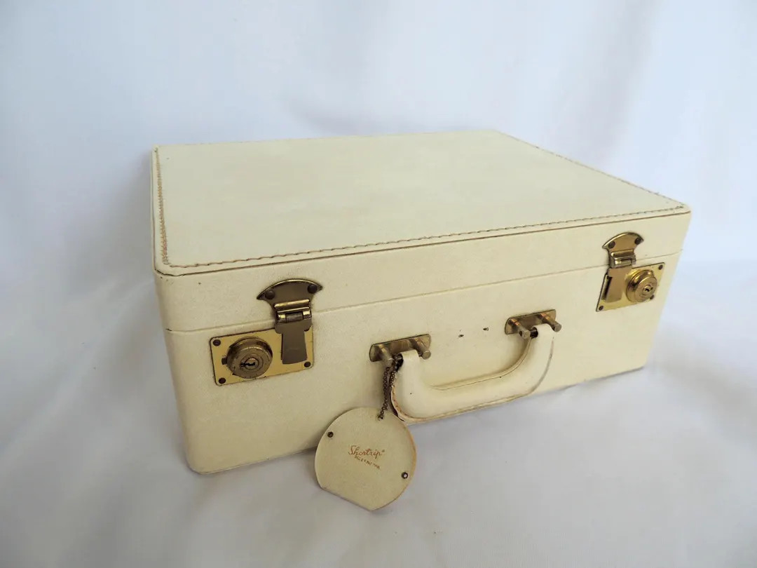 Vintage Shortrip Off White Train Case Travel Case Cosmetics Bag Toiletries Case Toiletries Bag Ca... | Etsy (US)