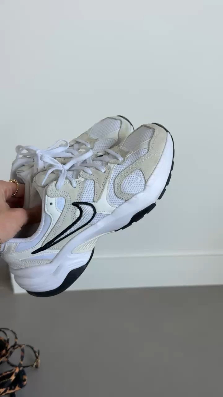 The perfect fall sneaker!