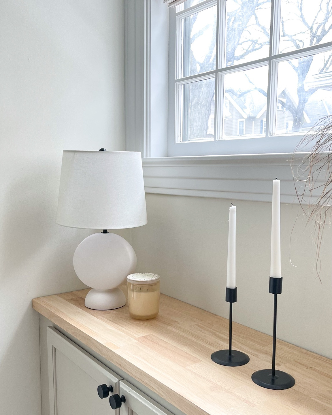 Minimal modern living room decor details
Neutral white paint 
Shelf styling 

#LTKhome