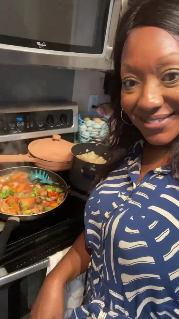 Easy Asian Stir Fry Meal Idea #asianstirfry #chineserecipe #mealideas #weeknightmeal #easymeal #momtok #moms #mealplan #homemaker #homemakers

#LTKFamily #LTKHome #LTKFindsUnder50