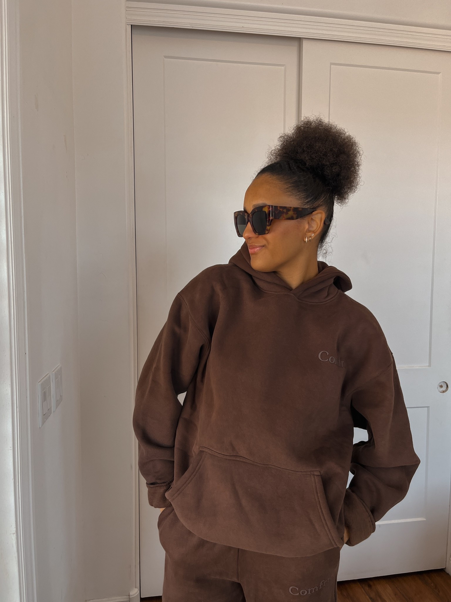 The perfect oversized and slightly weighted sweat set for the fall!! Im wearing a small in top and bottom & am 5'4"!! 


#LTKStyleTip #LTKSeasonal #LTKFindsUnder100